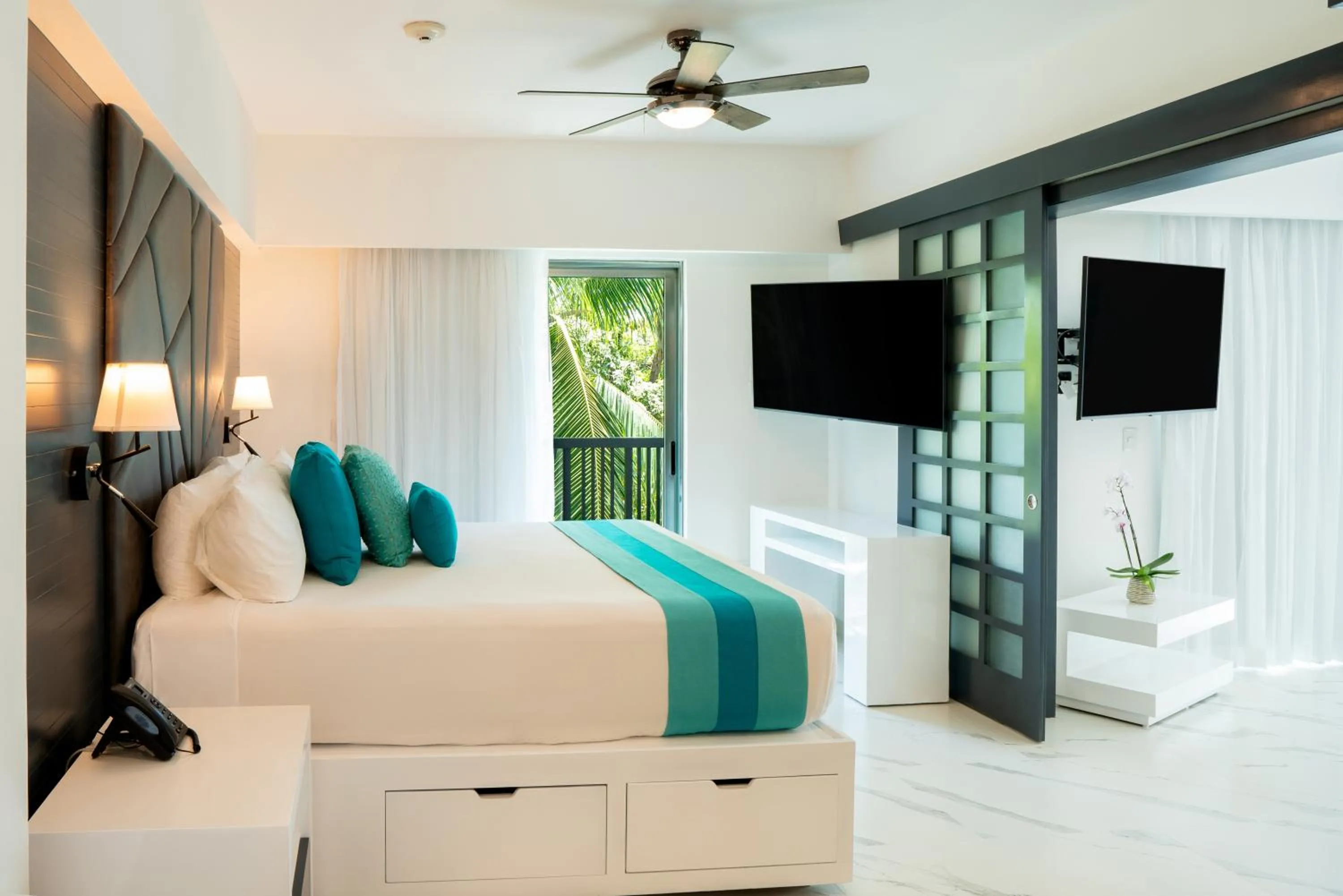 Bed in The Fives Beach Hotel & Residences - All Senses Inclusive