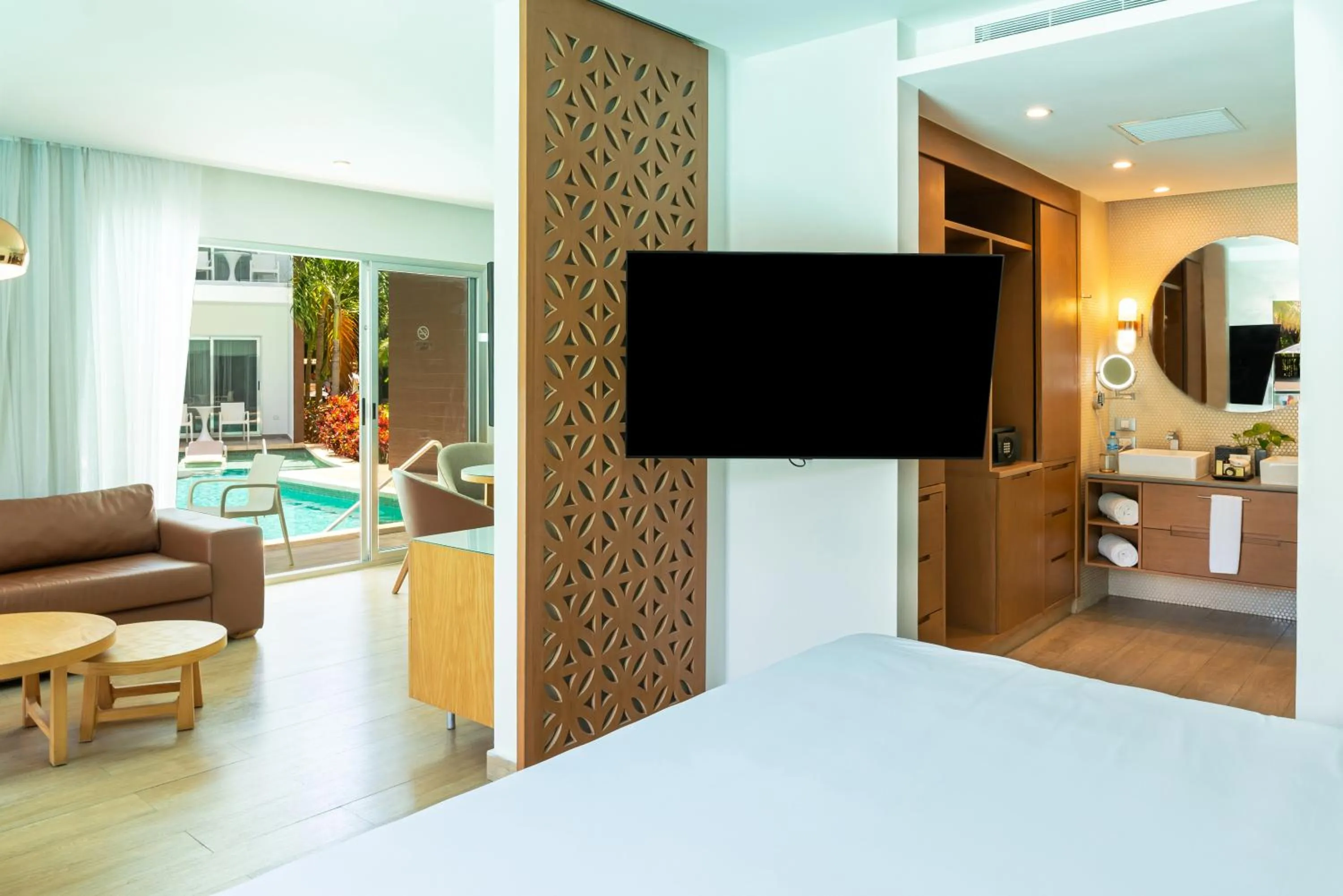 TV and multimedia, Bed in The Fives Beach Hotel & Residences - All Senses Inclusive