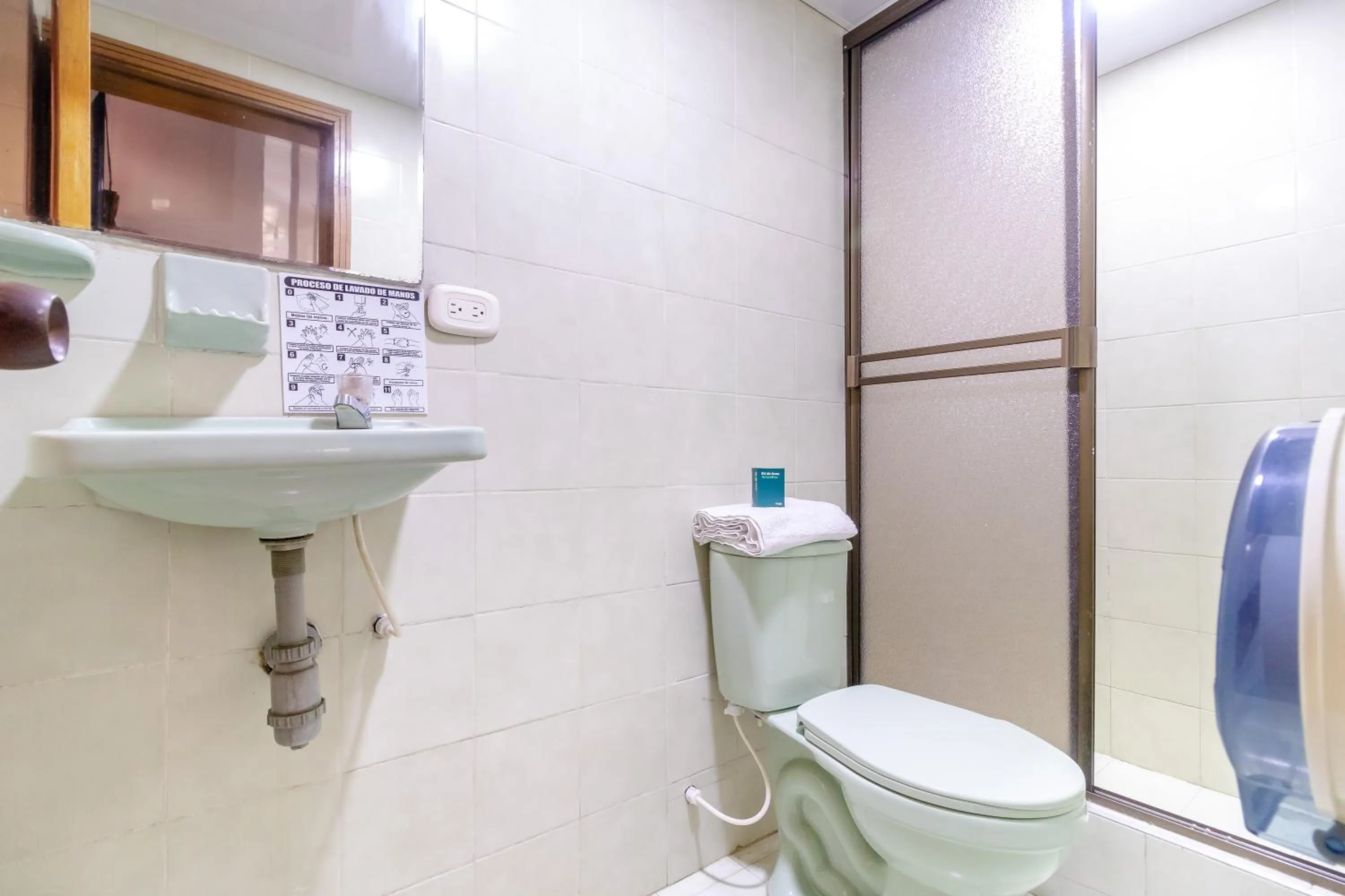 Bathroom in Ayenda Hotel Las Palmas