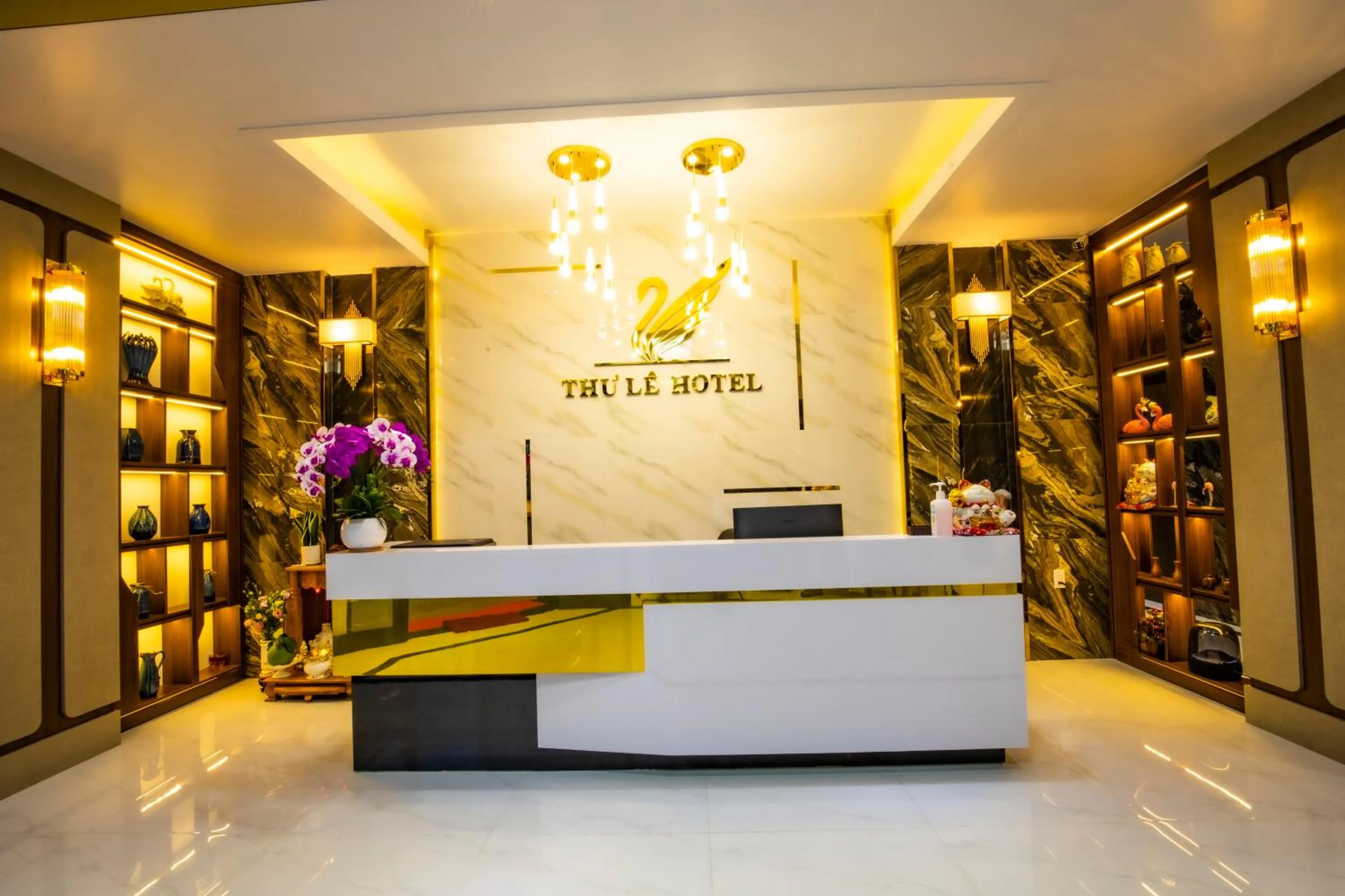 Lobby or reception in THƯ LÊ Hotel