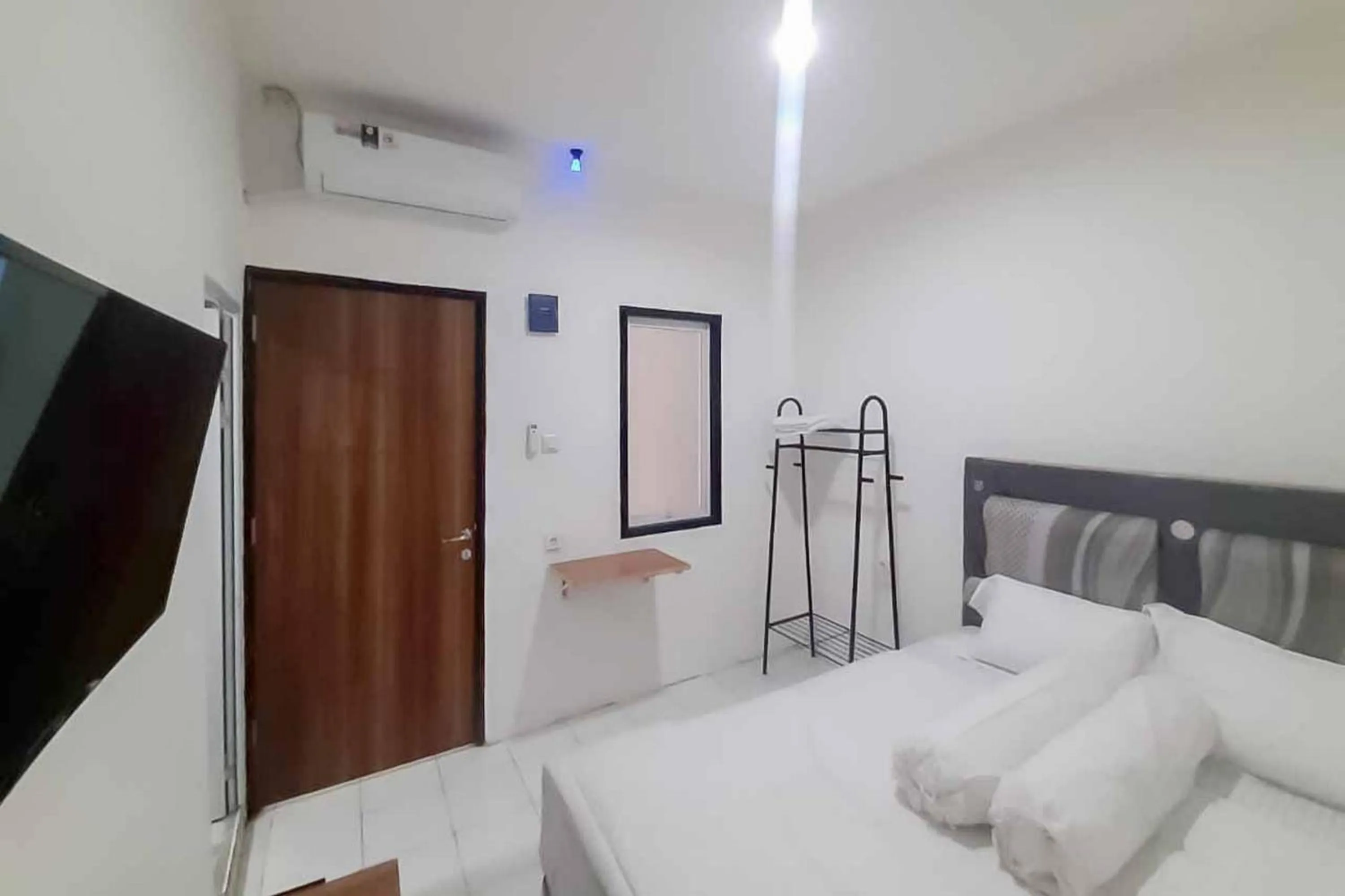 Bed in RedDoorz near Alun Alun Kota Serang