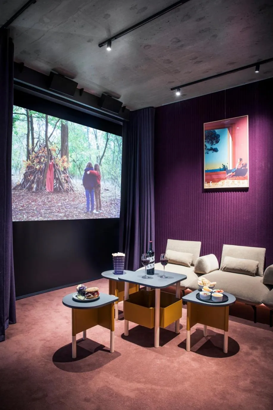 TV and multimedia in Hotel Paradiso