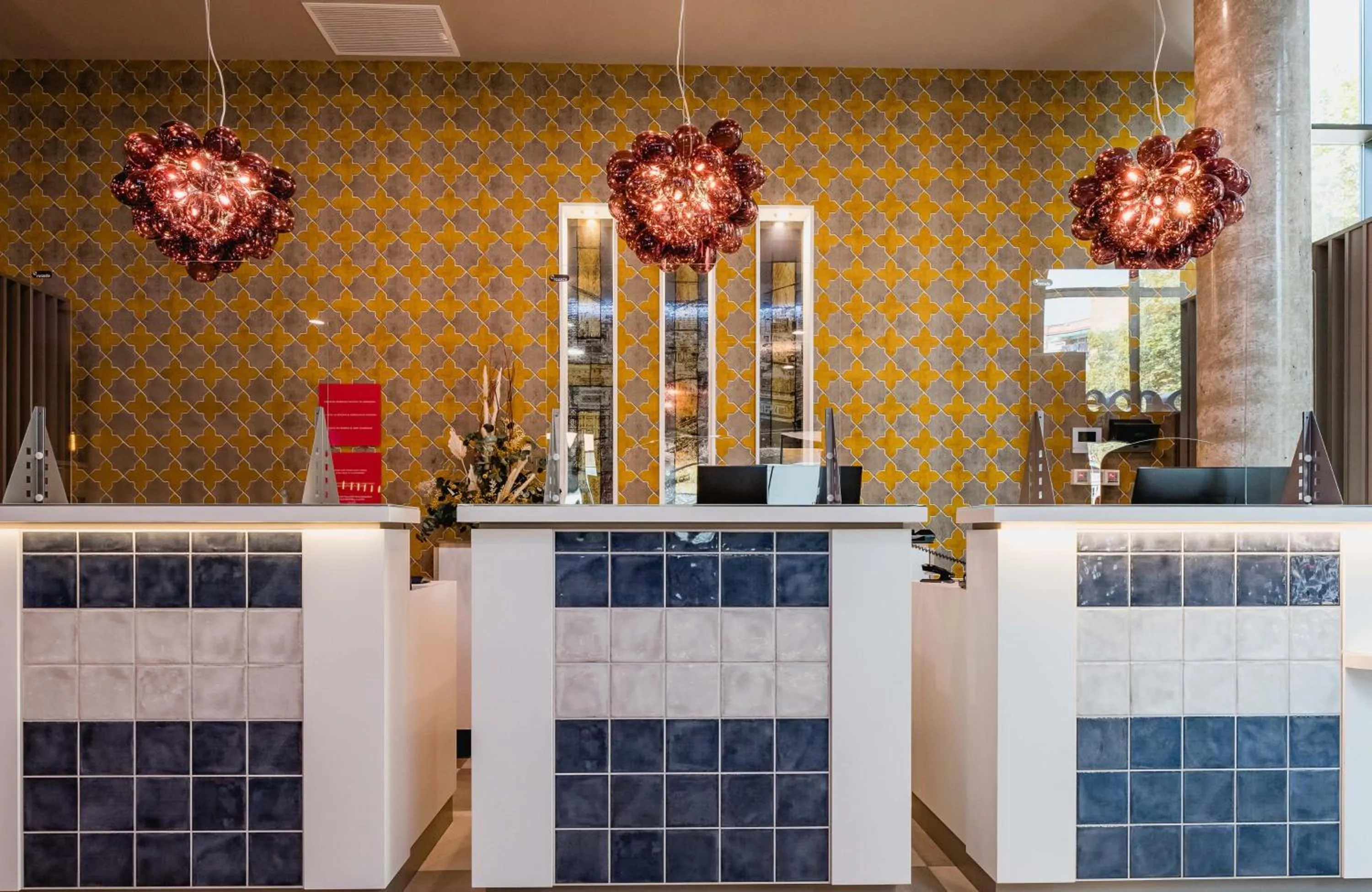 Lobby or reception in Leonardo Royal Hotel Barcelona Fira