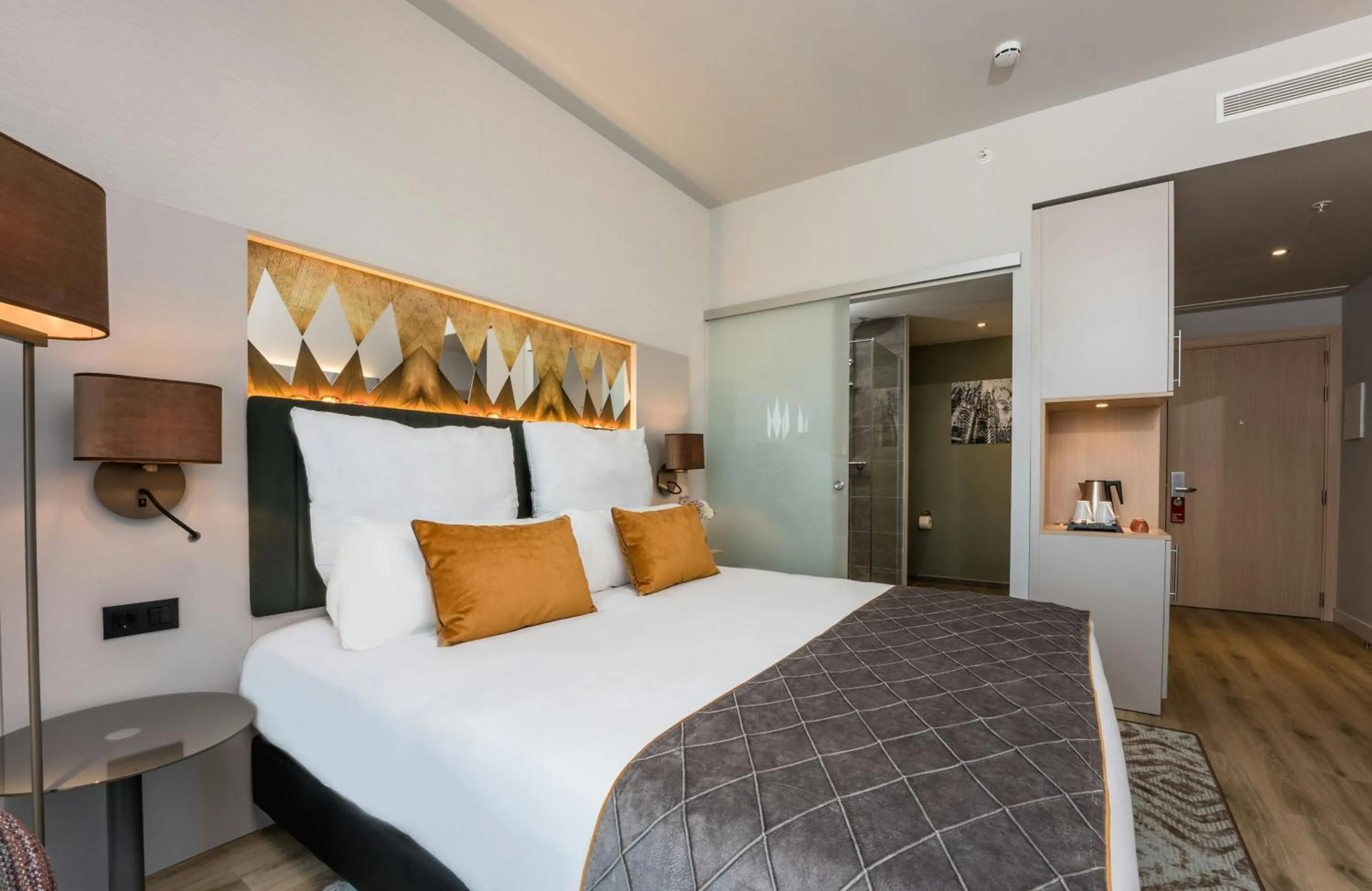 Photo of the whole room, Bed in Leonardo Royal Hotel Barcelona Fira