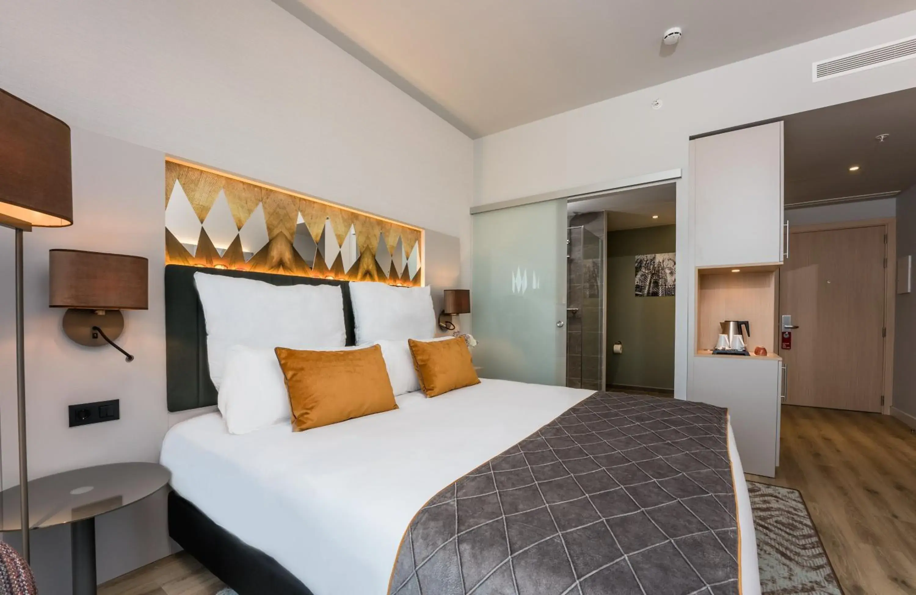 Comfort Triple Room in Leonardo Royal Hotel Barcelona Fira Comfort Triple Room in Leonardo Royal Hotel Barcelona Fira