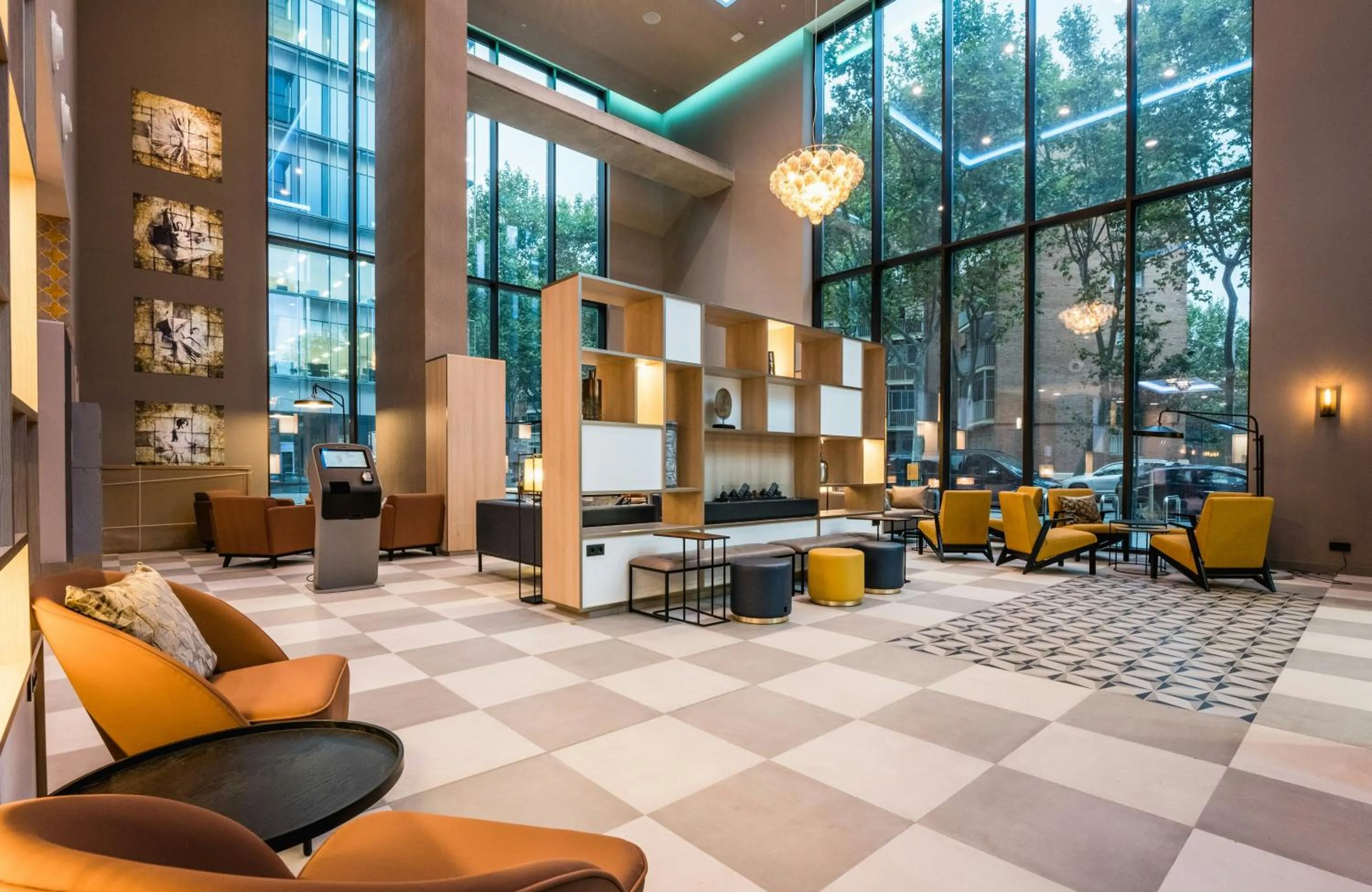 Lobby or reception in Leonardo Royal Hotel Barcelona Fira