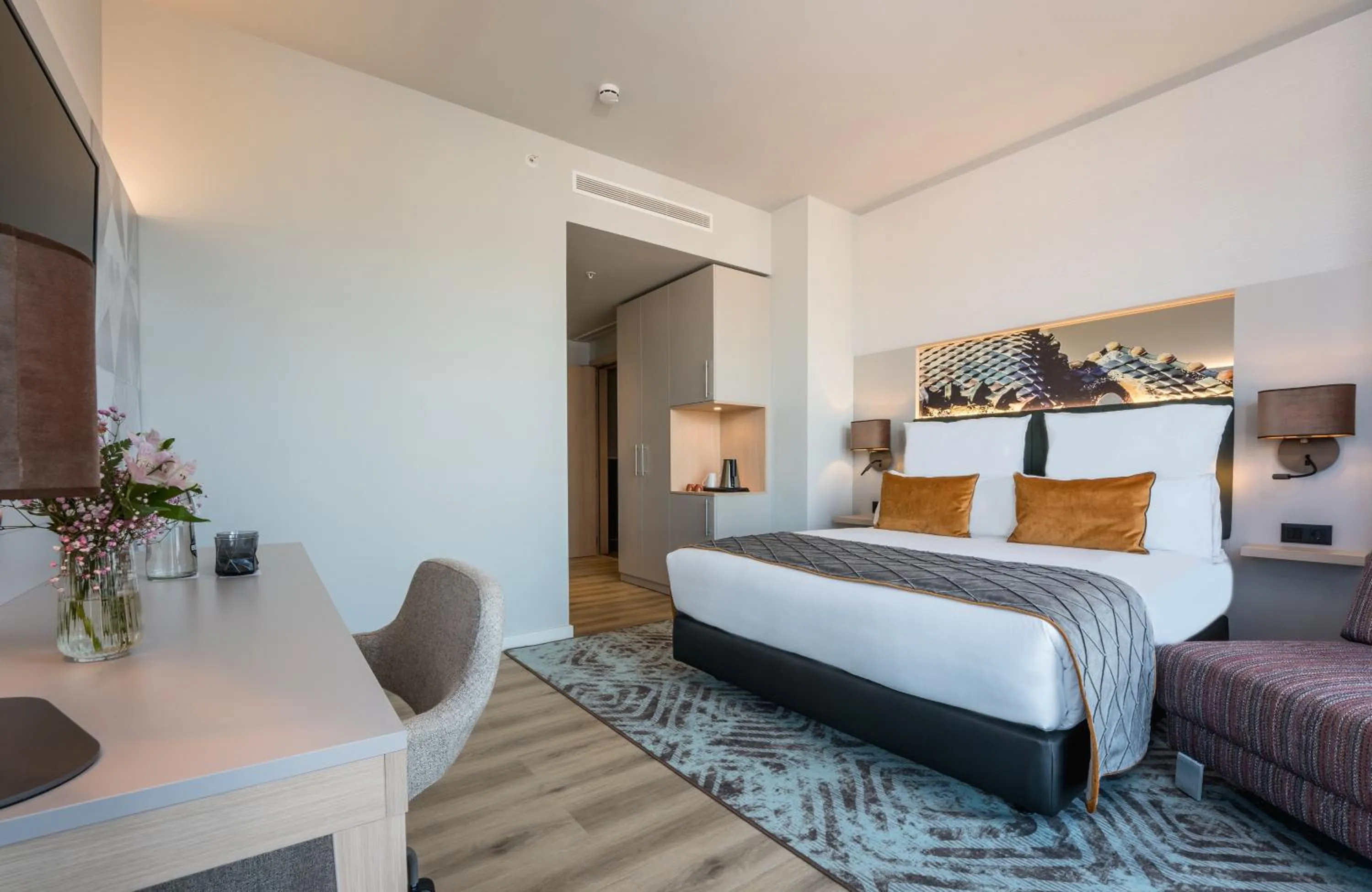 Photo of the whole room, Bed in Leonardo Royal Hotel Barcelona Fira