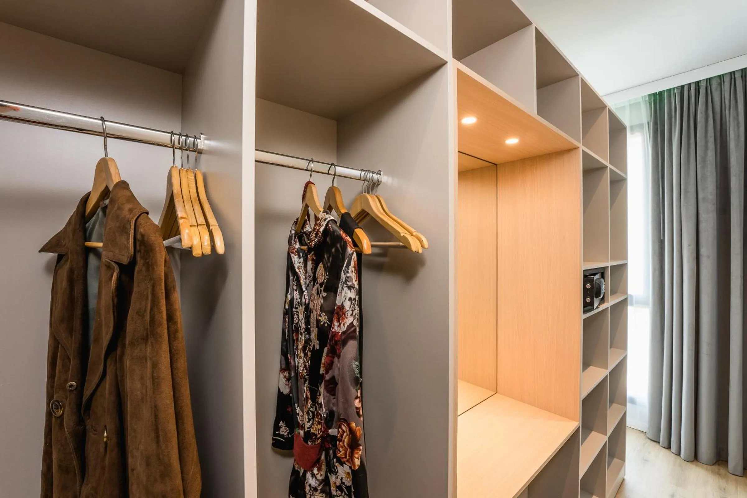 wardrobe in Leonardo Royal Hotel Barcelona Fira