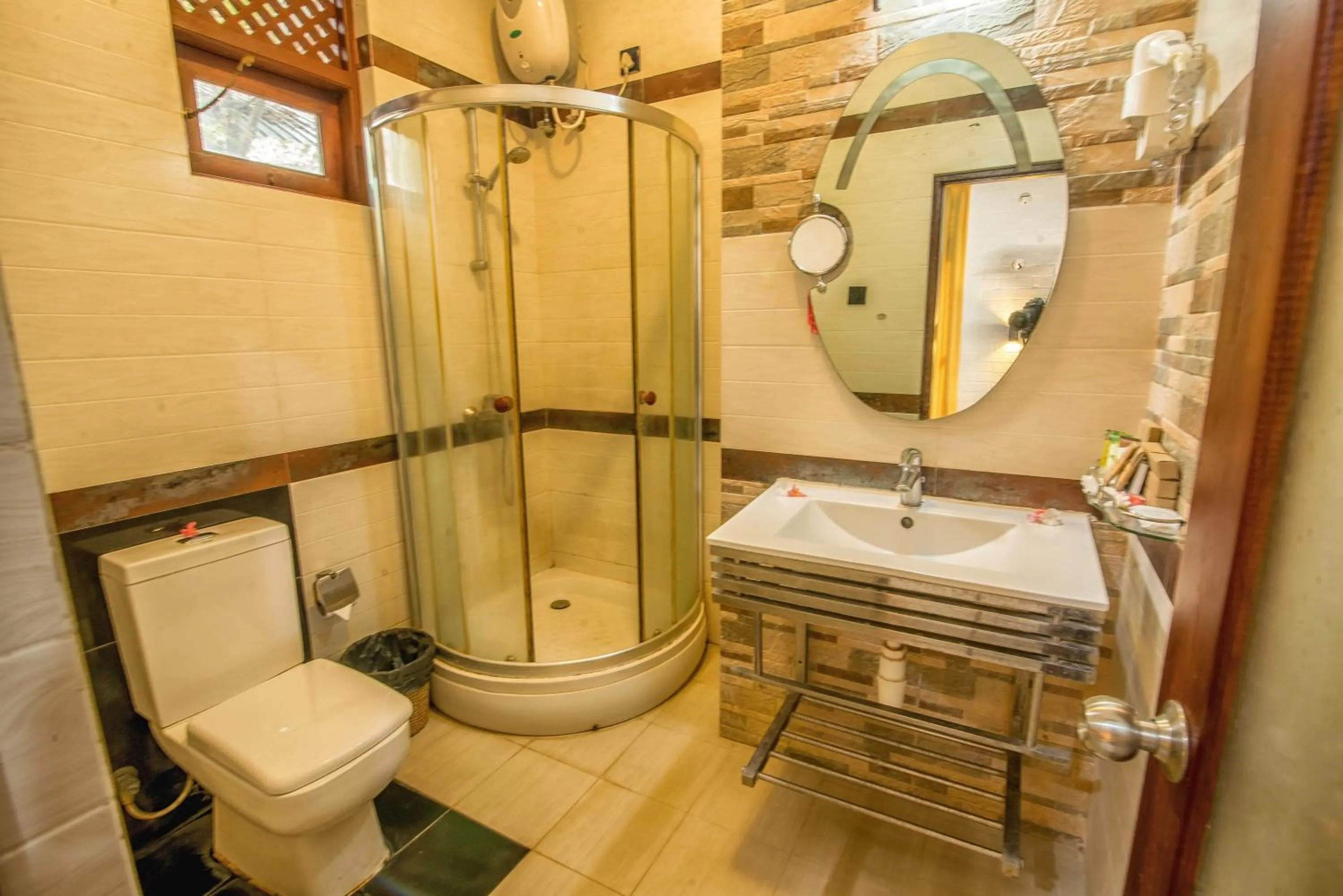 Bathroom in Mahanuge Hotel Polonnaruwa