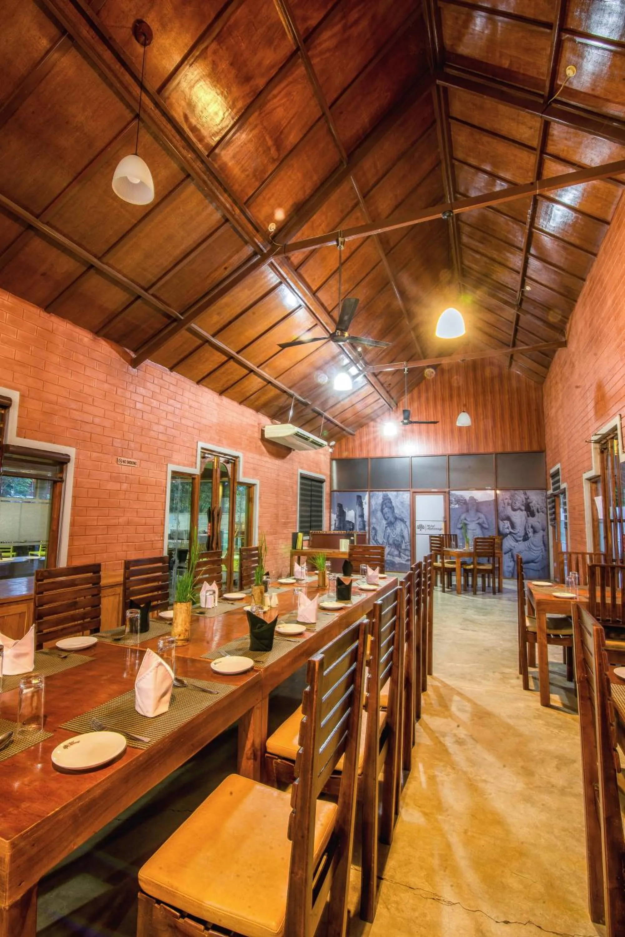 Restaurant/places to eat in Mahanuge Hotel Polonnaruwa