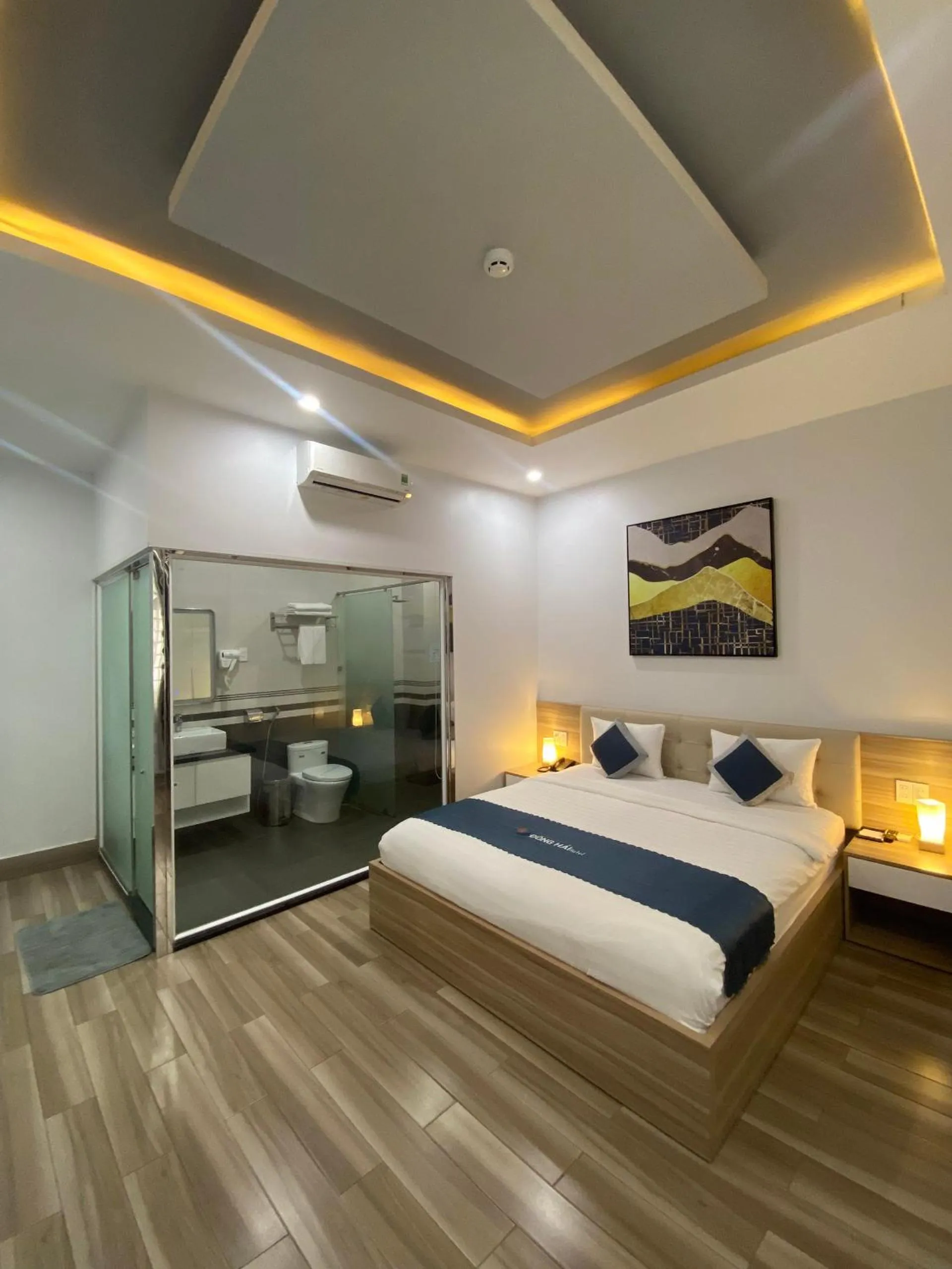 Bedroom, Bed in Dong Hai Hotel _ Rach Gia