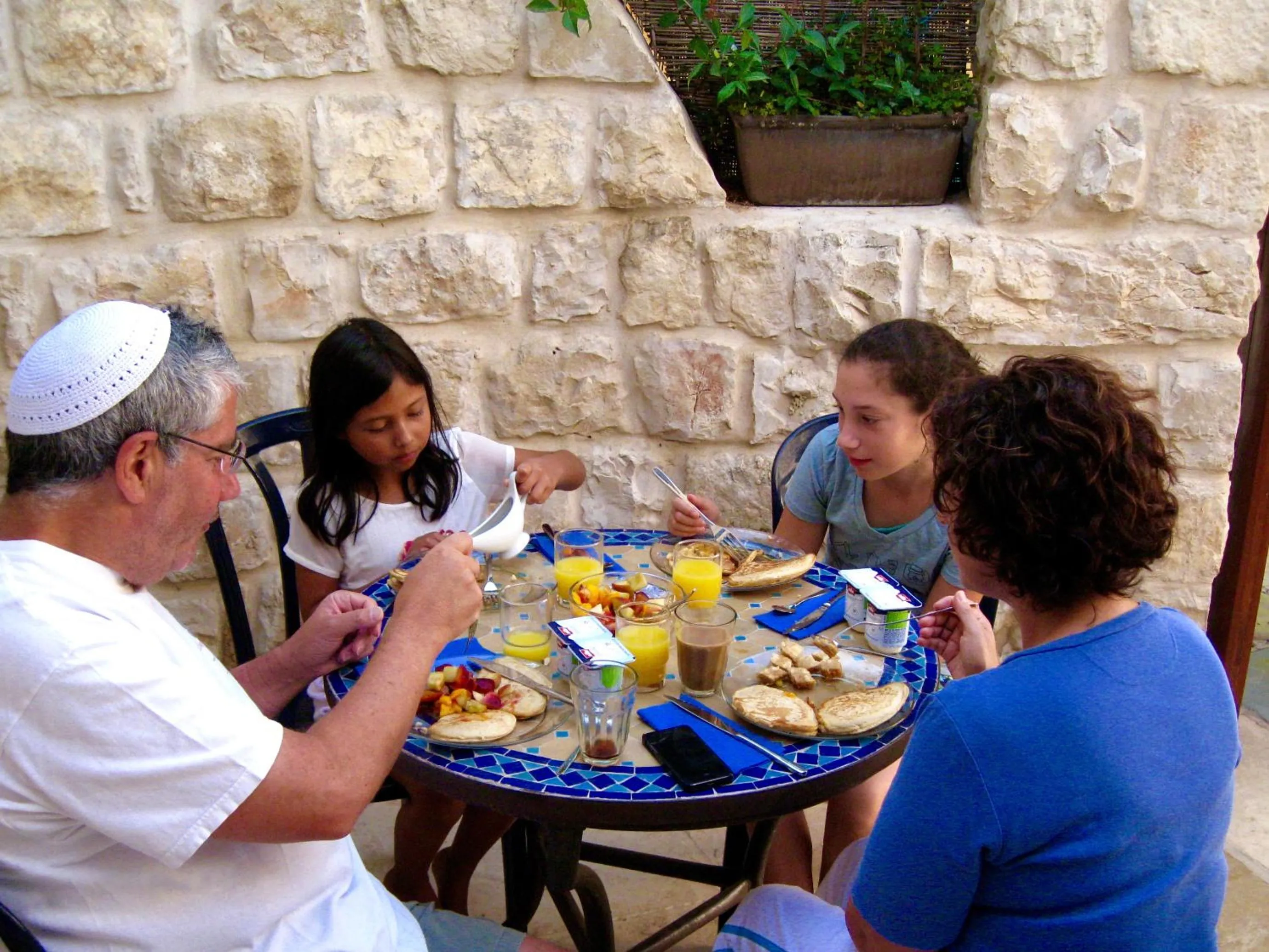 Breakfast in Artist Quarter Guesthouse B&B