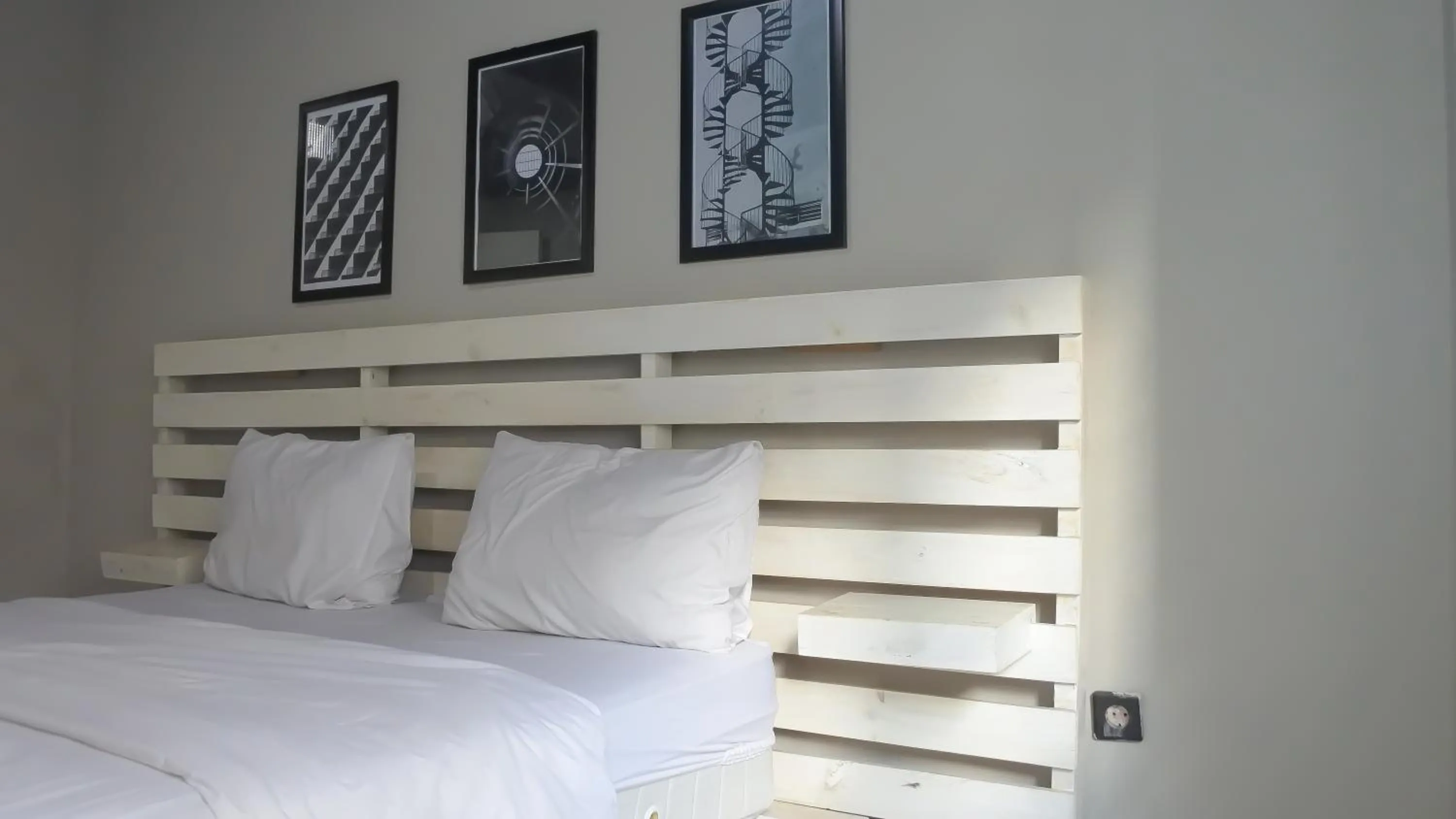 Bed in RedDoorz near Exit Toll Pasteur 5