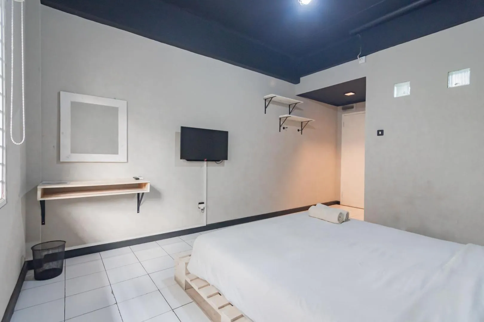 Bed in RedDoorz near Exit Toll Pasteur 5