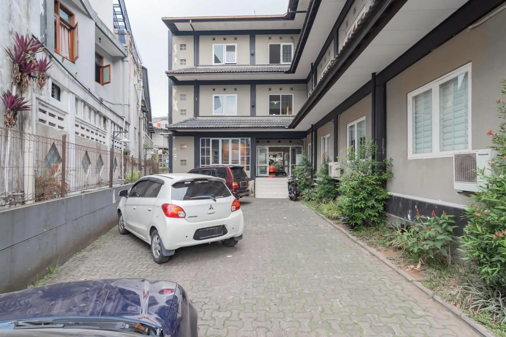 Property building in RedDoorz near Exit Toll Pasteur 5