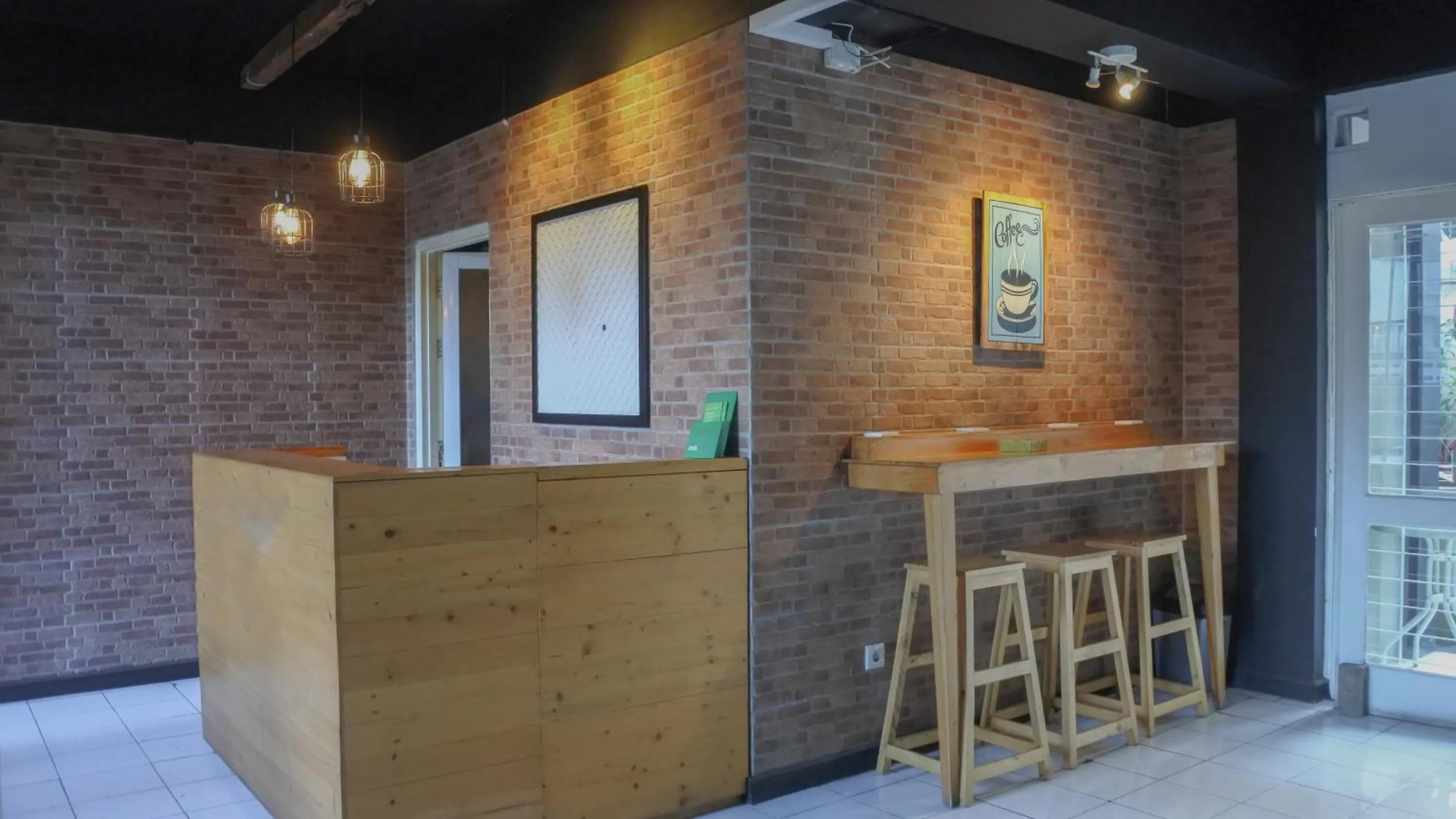 RedDoorz near Exit Toll Pasteur 5