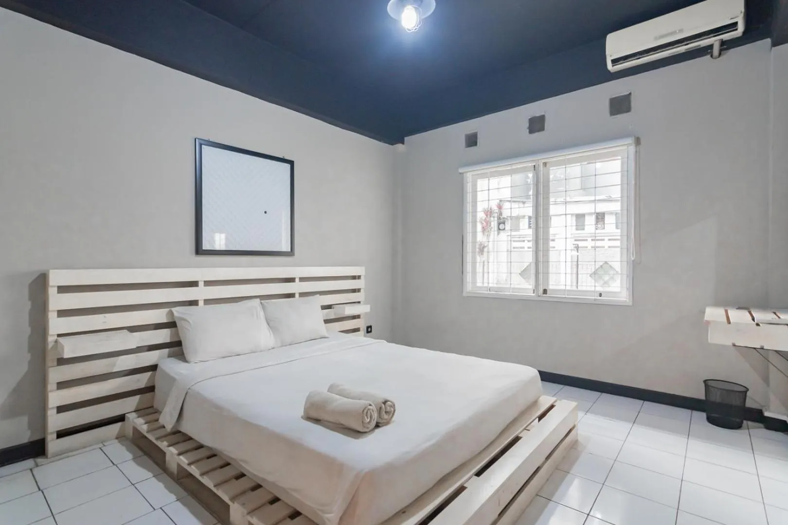 Bed in RedDoorz near Exit Toll Pasteur 5