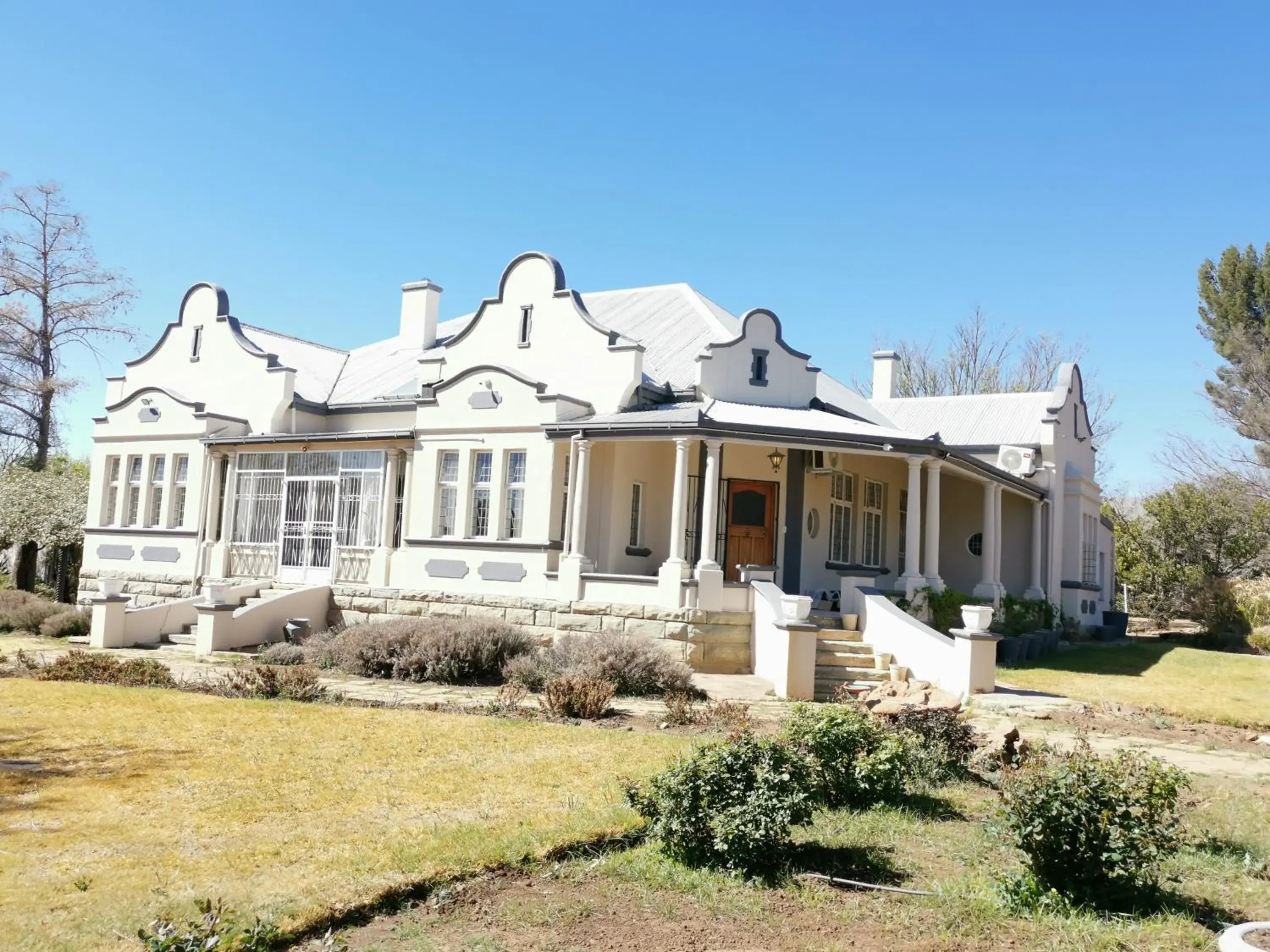 Lucolo Palace B&B Aliwal North Lucolo Palace B&B Aliwal North