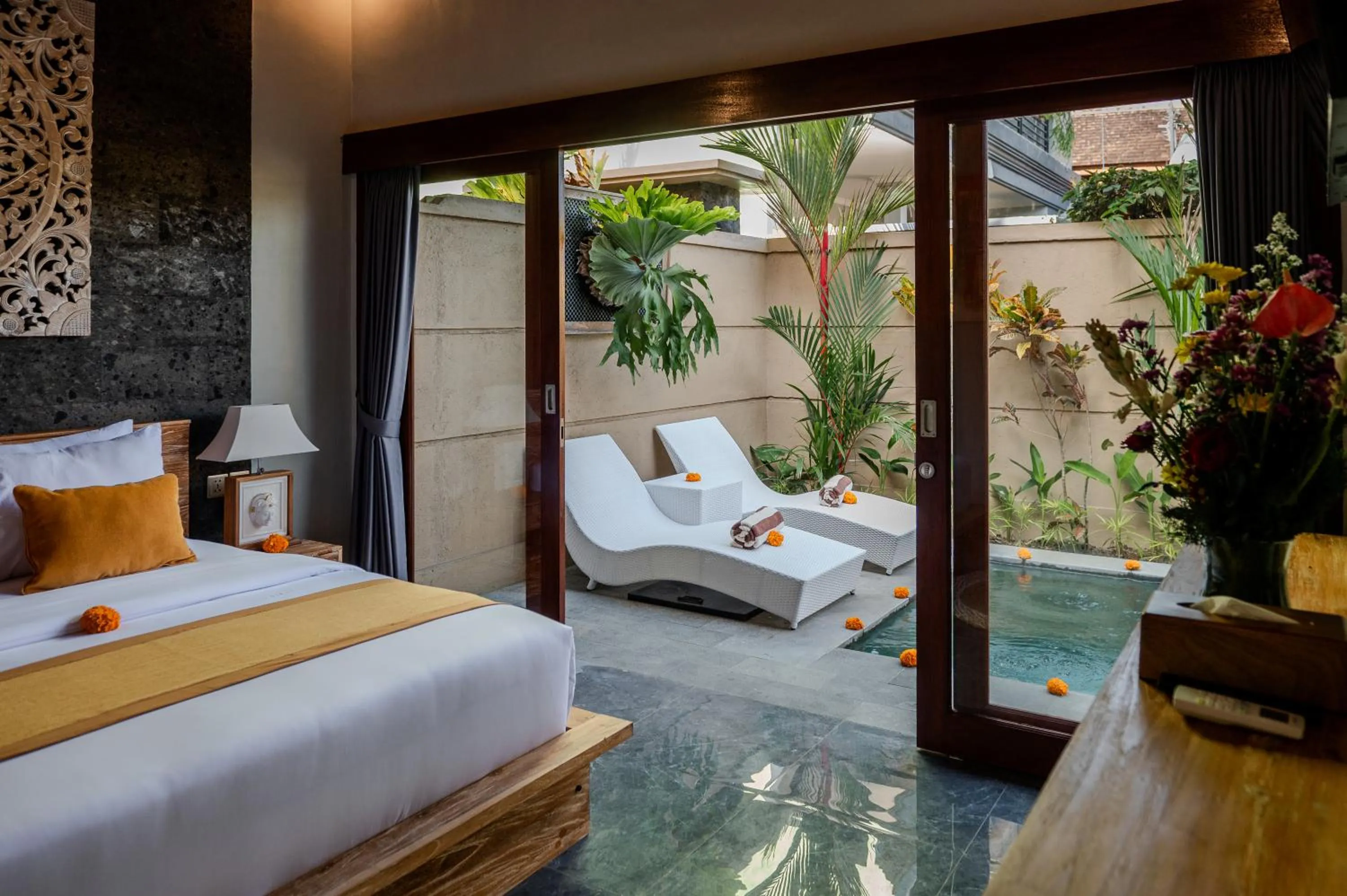 Bed in Villa Semujan Ubud