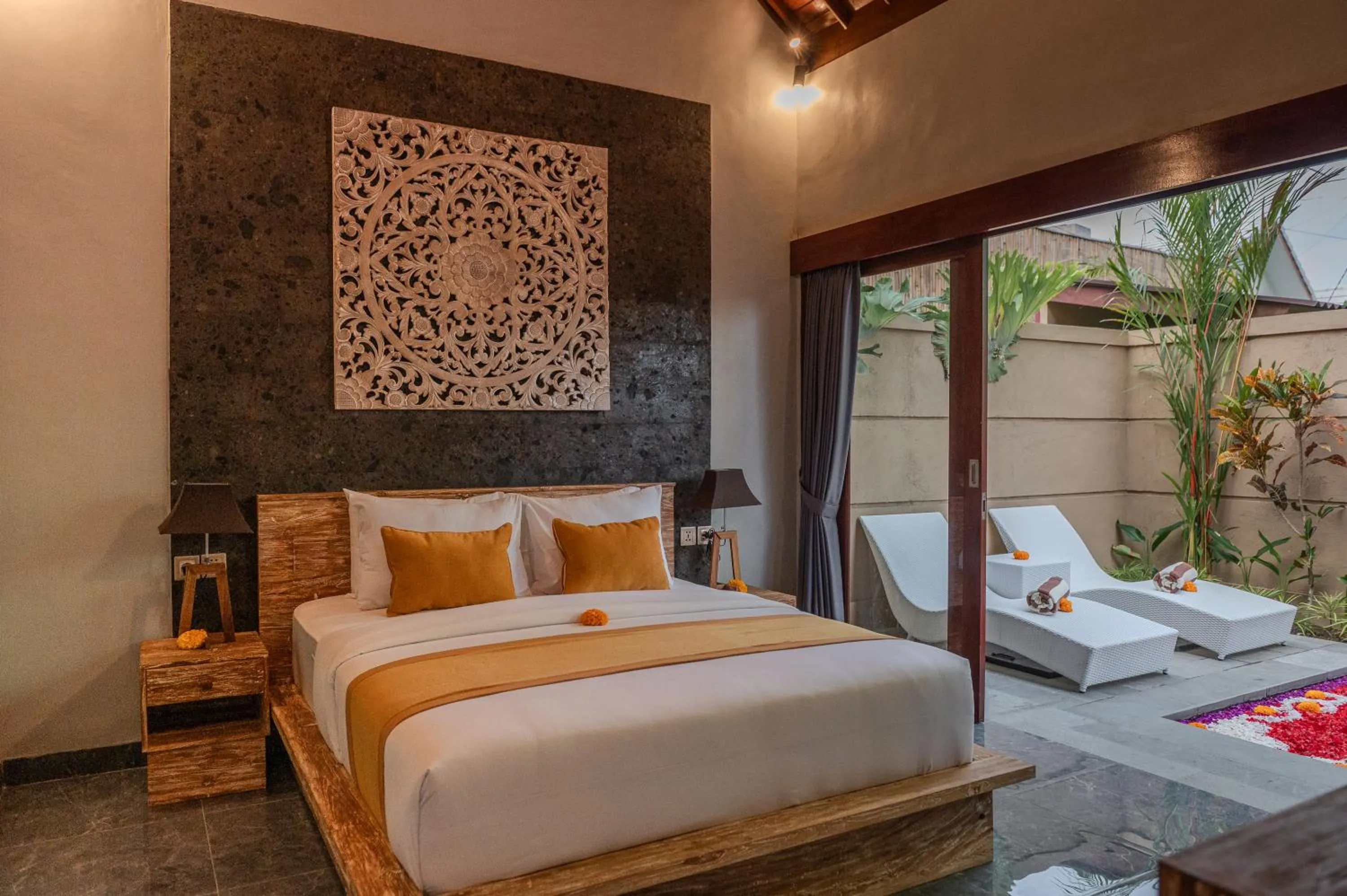 Bed in Villa Semujan Ubud