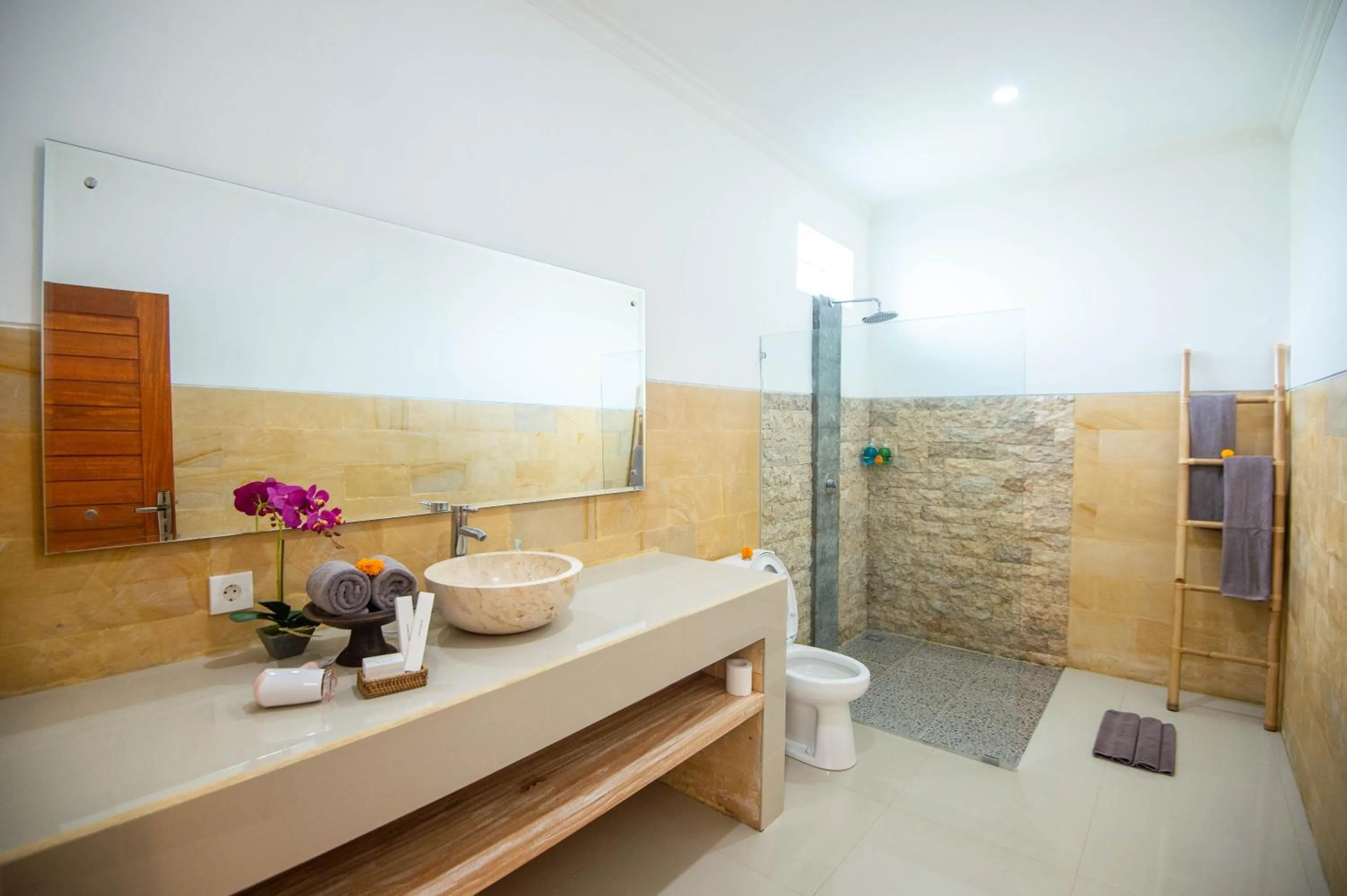 Shower in Villa Semujan Ubud