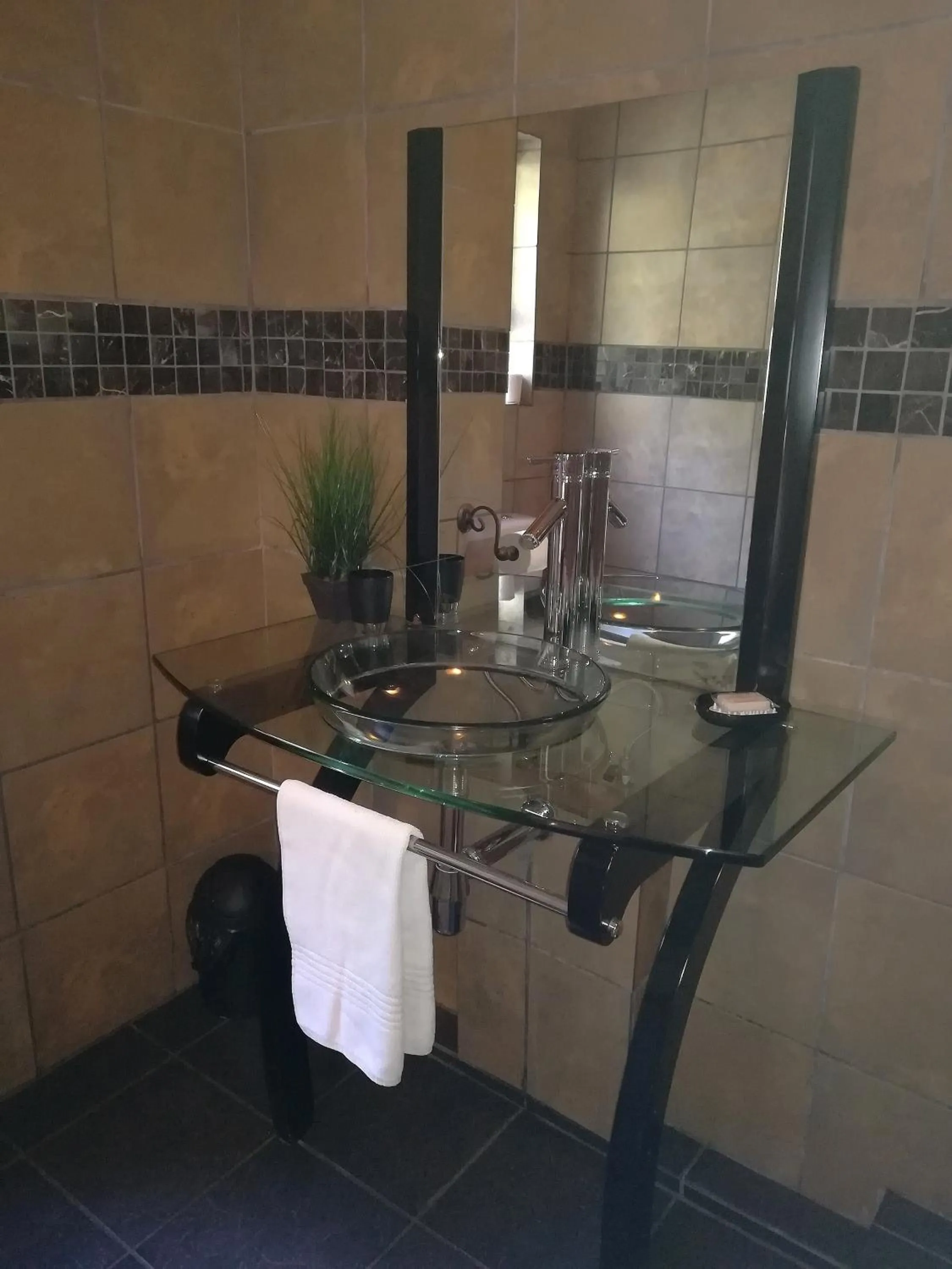 Bathroom in 24 Onvrey Guest House