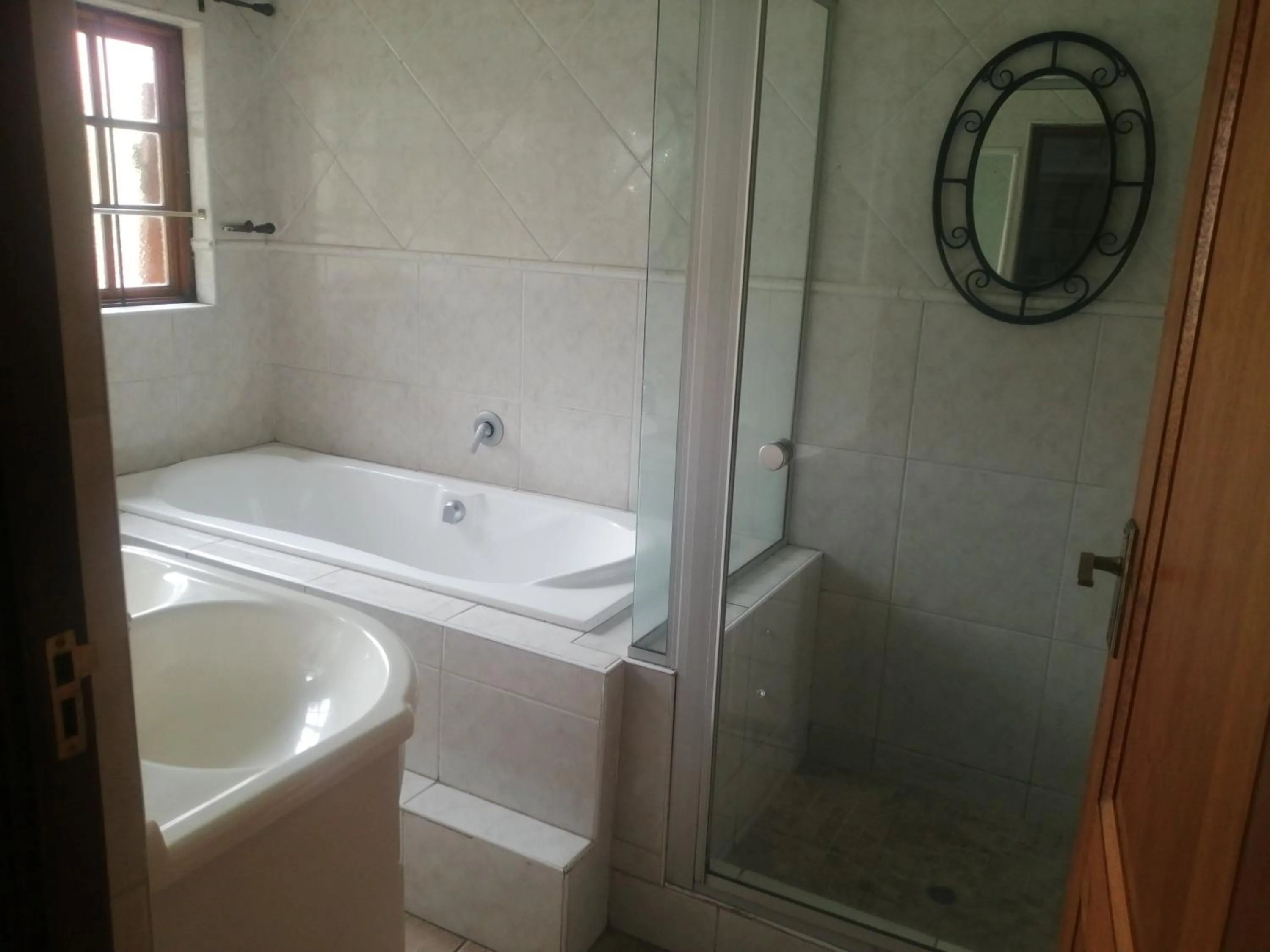 Bathroom in 24 Onvrey Guest House