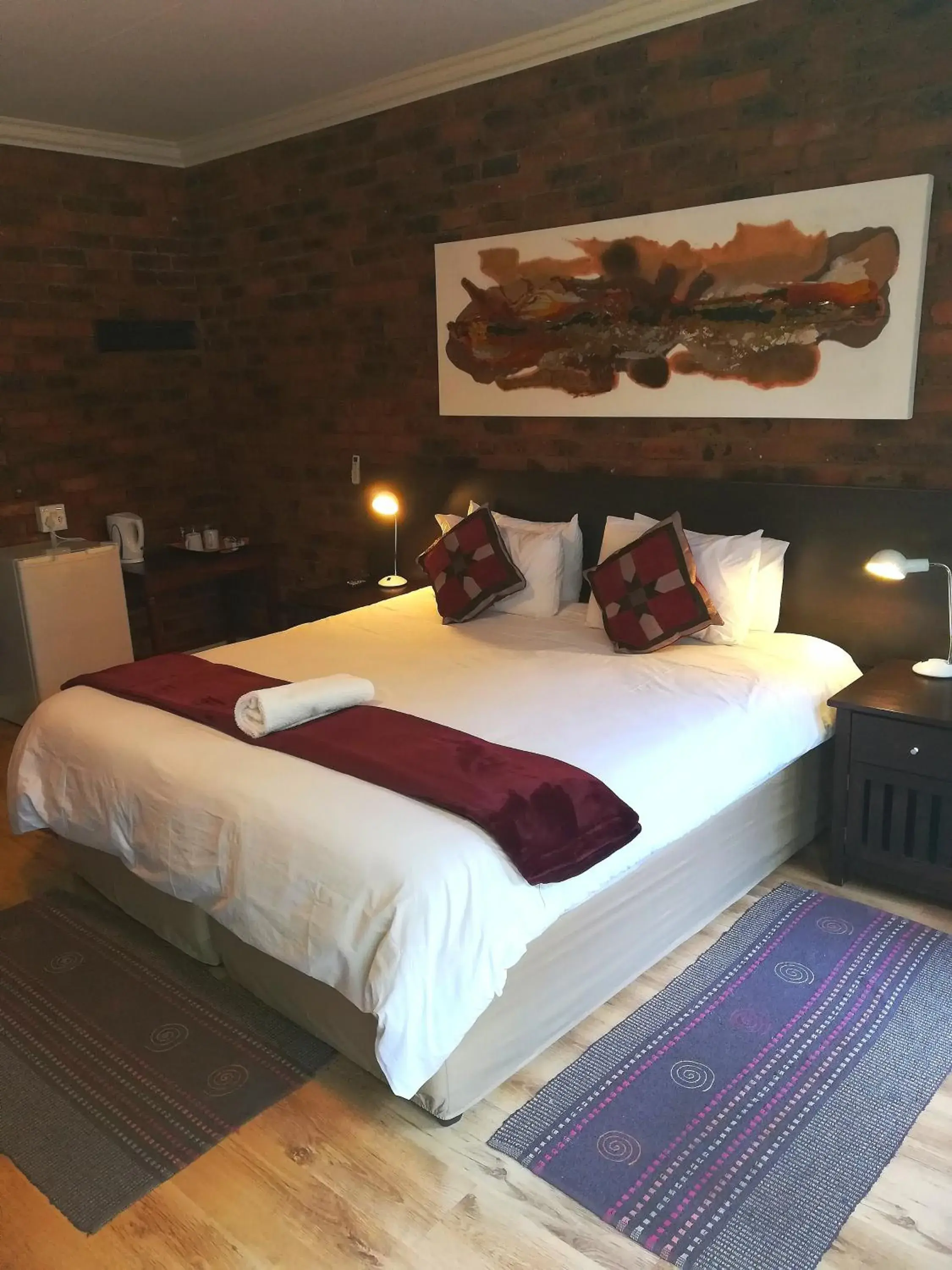 Large Double Room - single occupancy in 24 Onvrey Guest House Large Double Room - single occupancy in 24 Onvrey Guest House