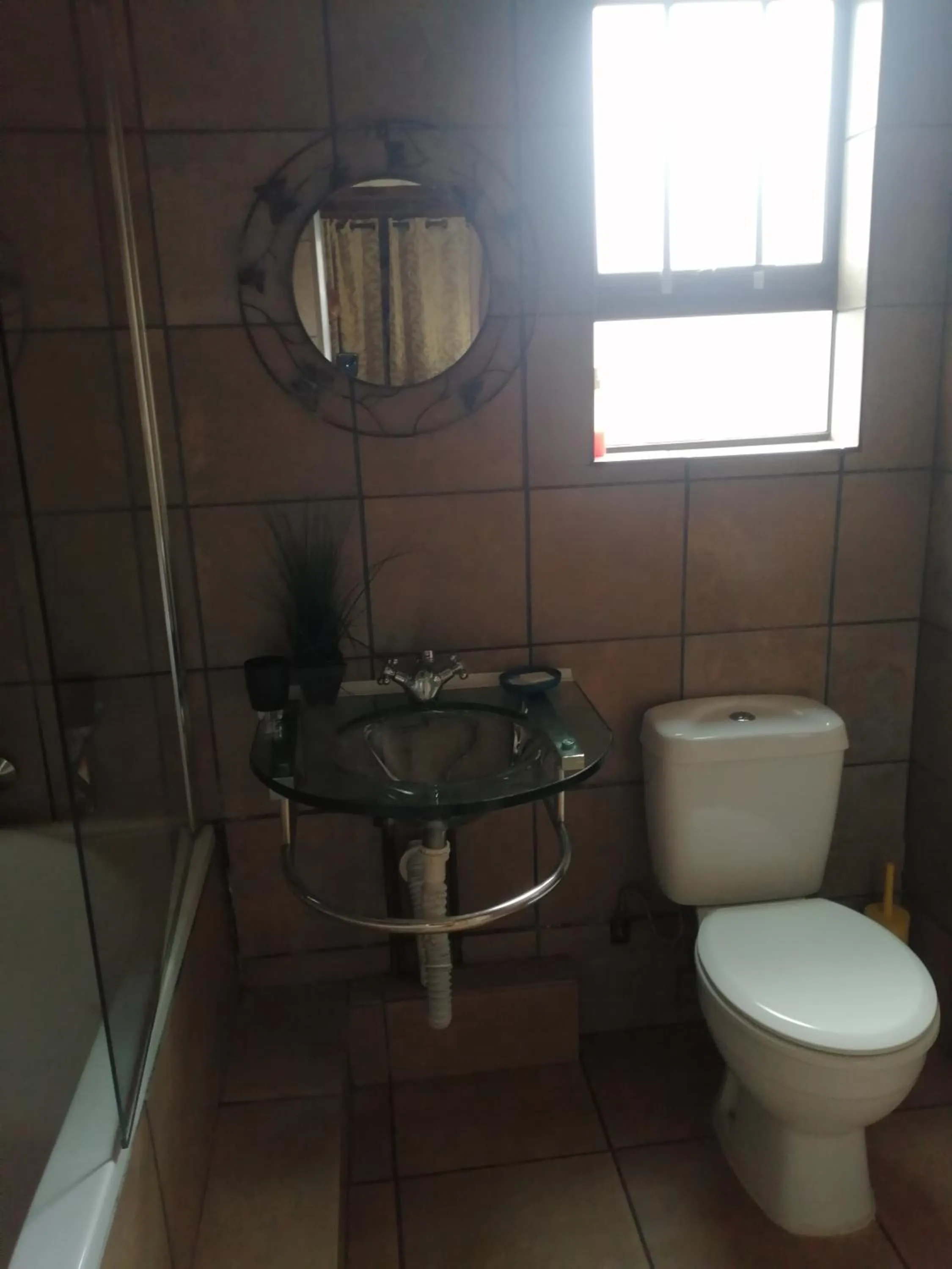 Bathroom in 24 Onvrey Guest House