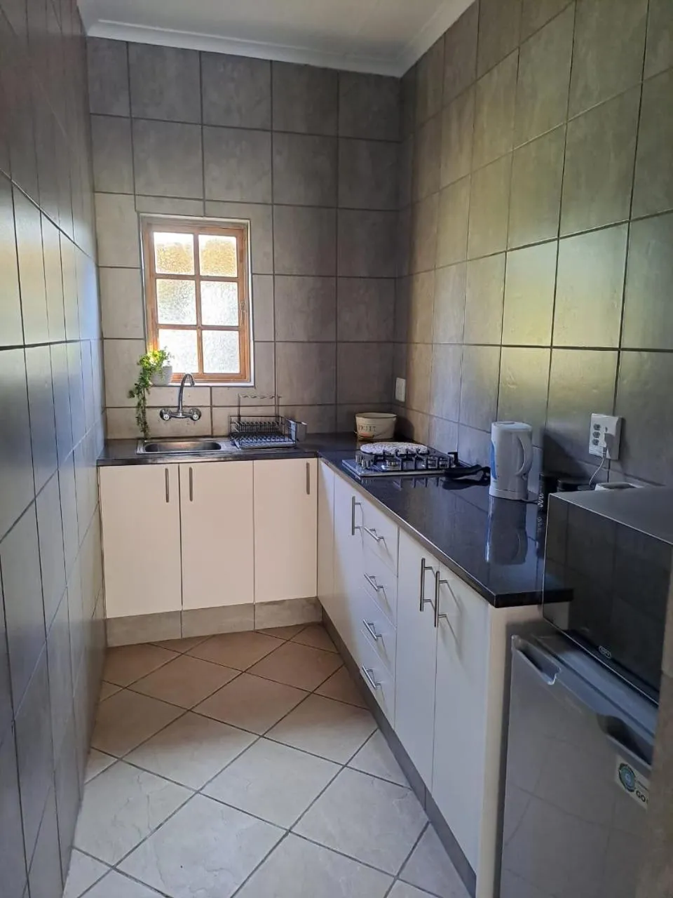 Kitchen or kitchenette in 24 Onvrey Guest House