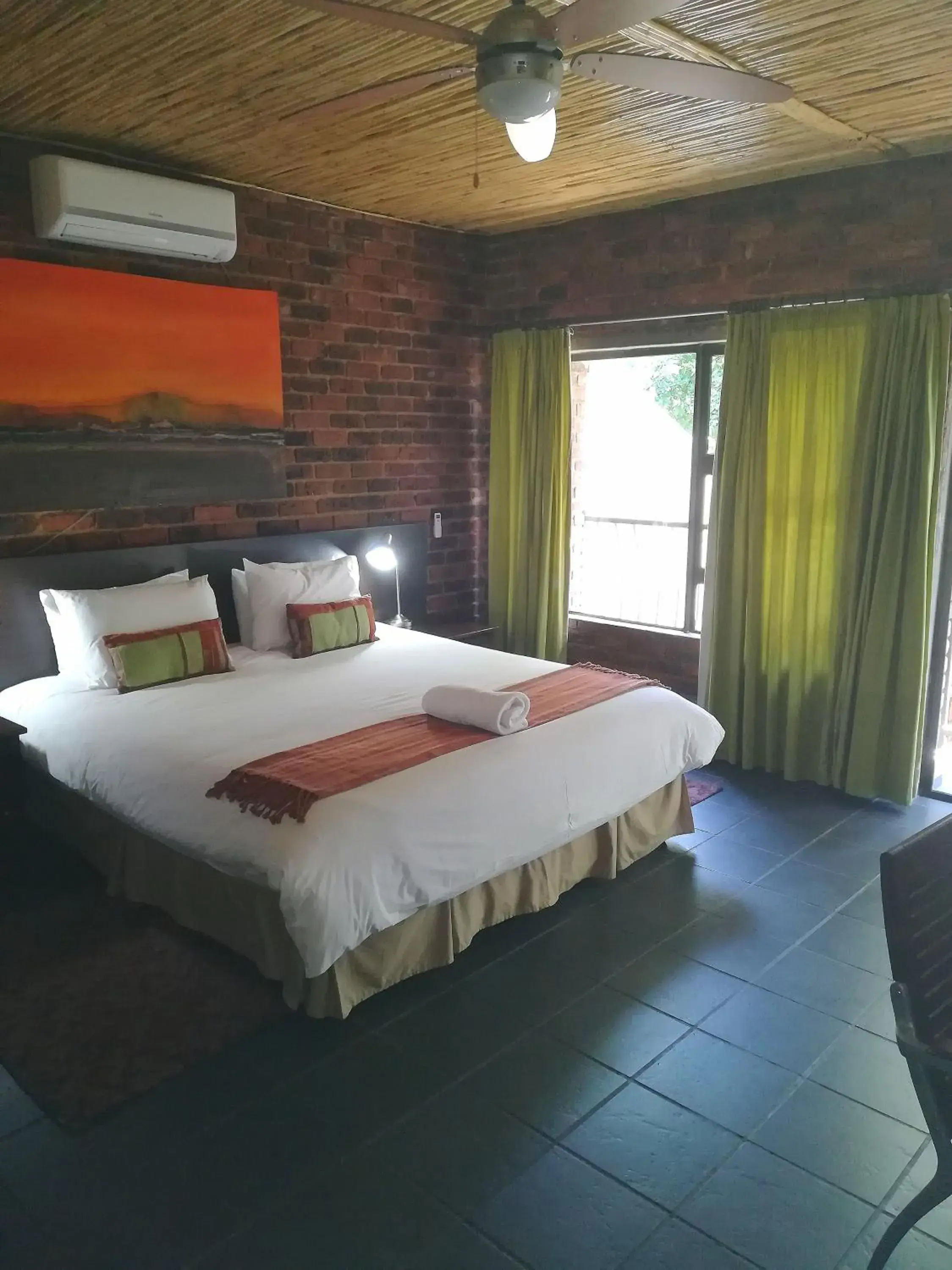 Family Room with Balcony in 24 Onvrey Guest House Family Room with Balcony in 24 Onvrey Guest House