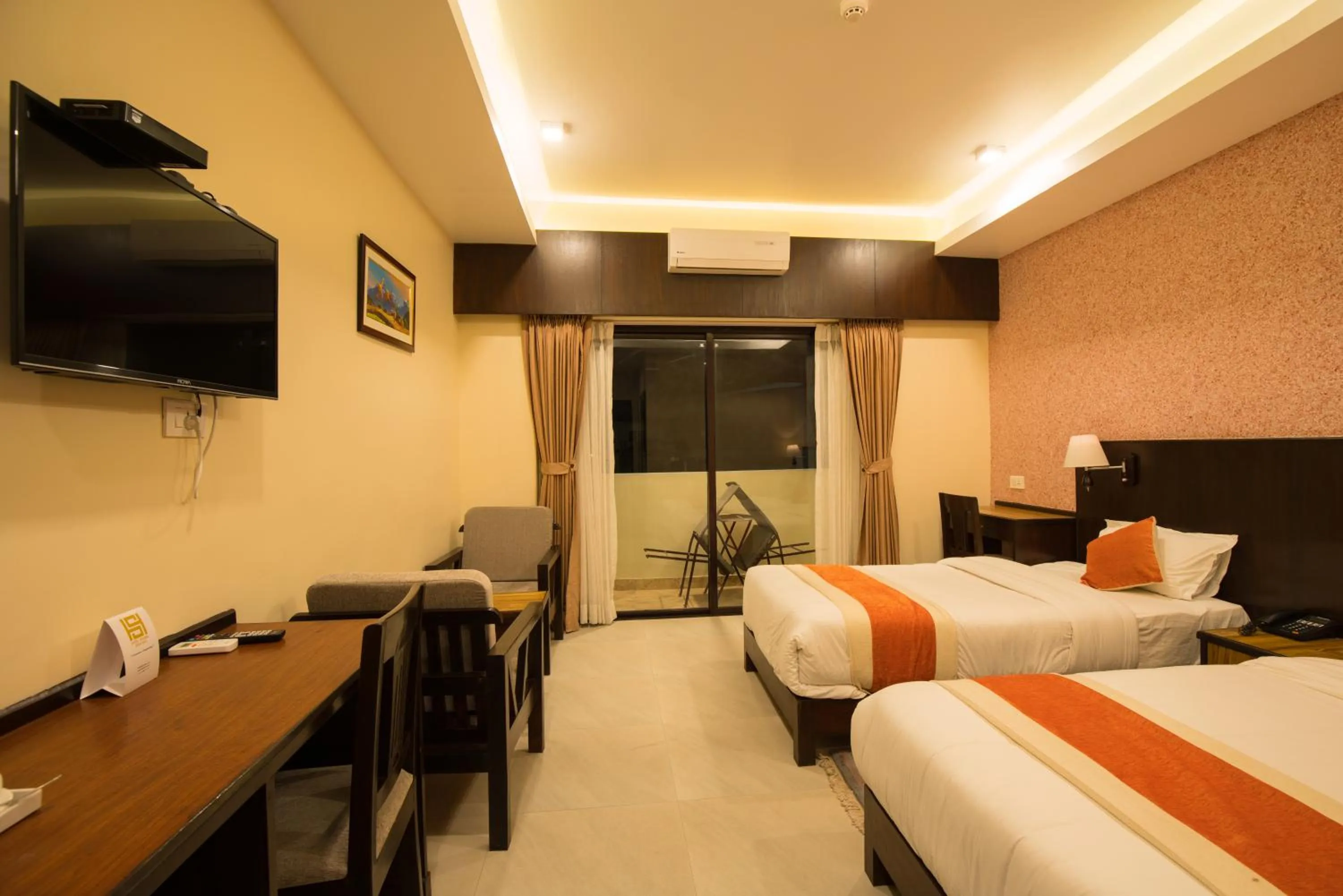 Photo of the whole room in Hotel Shaara