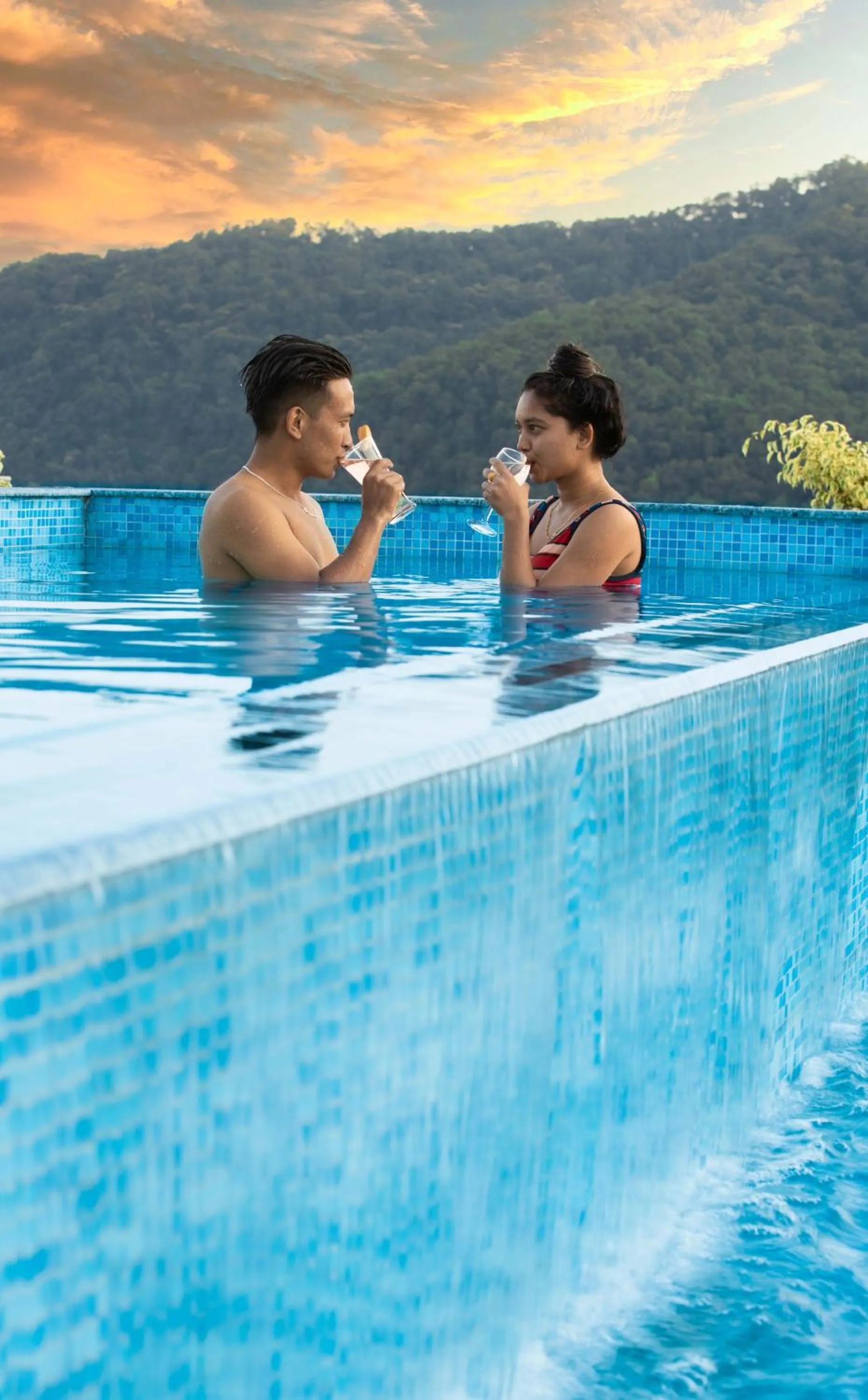 Swimming pool in Hotel Shaara