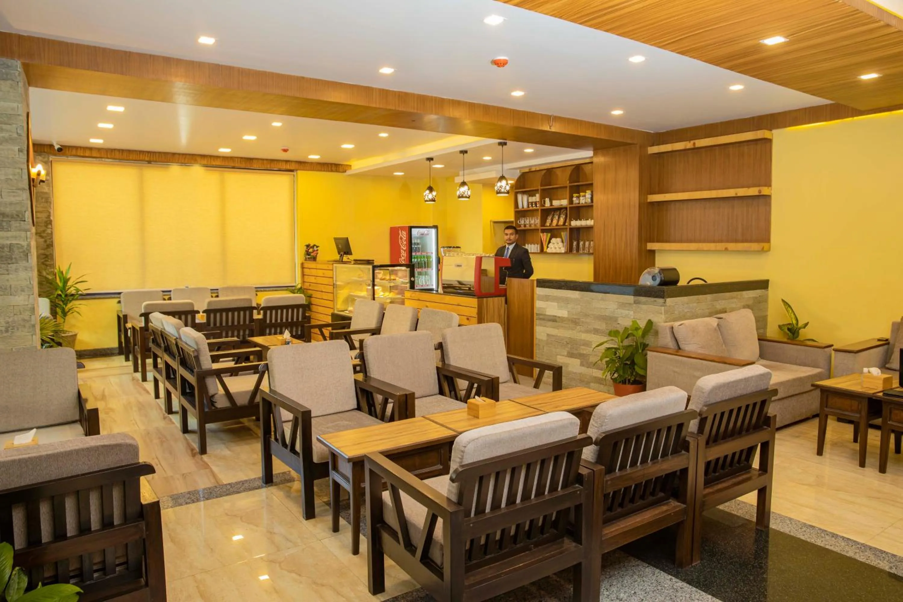 Restaurant/places to eat in Hotel Shaara