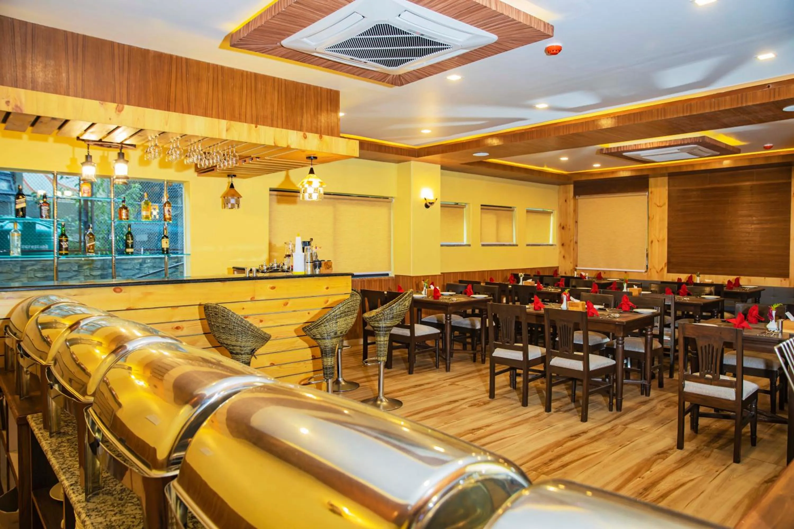 Restaurant/places to eat in Hotel Shaara