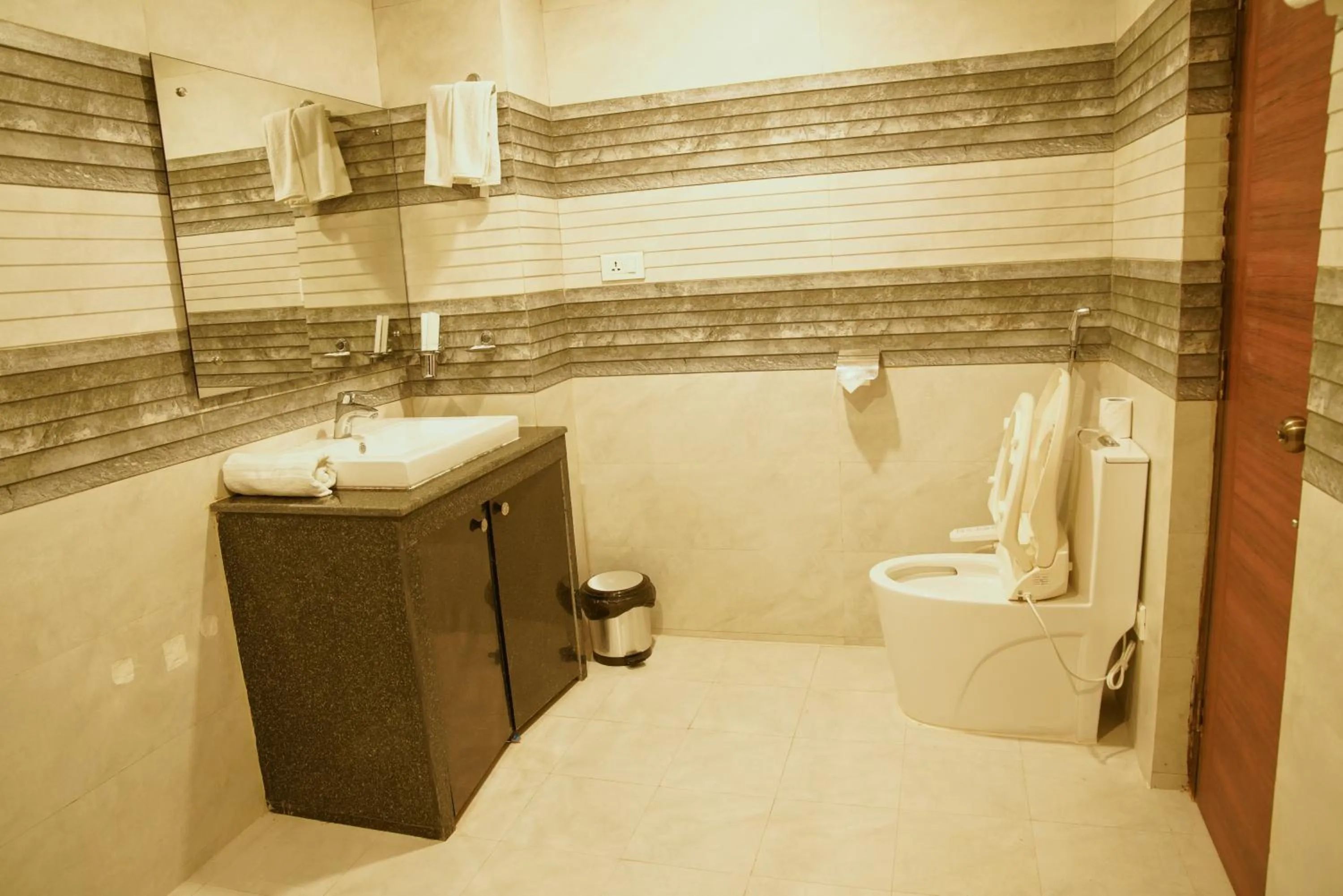 Bathroom in Hotel Shaara
