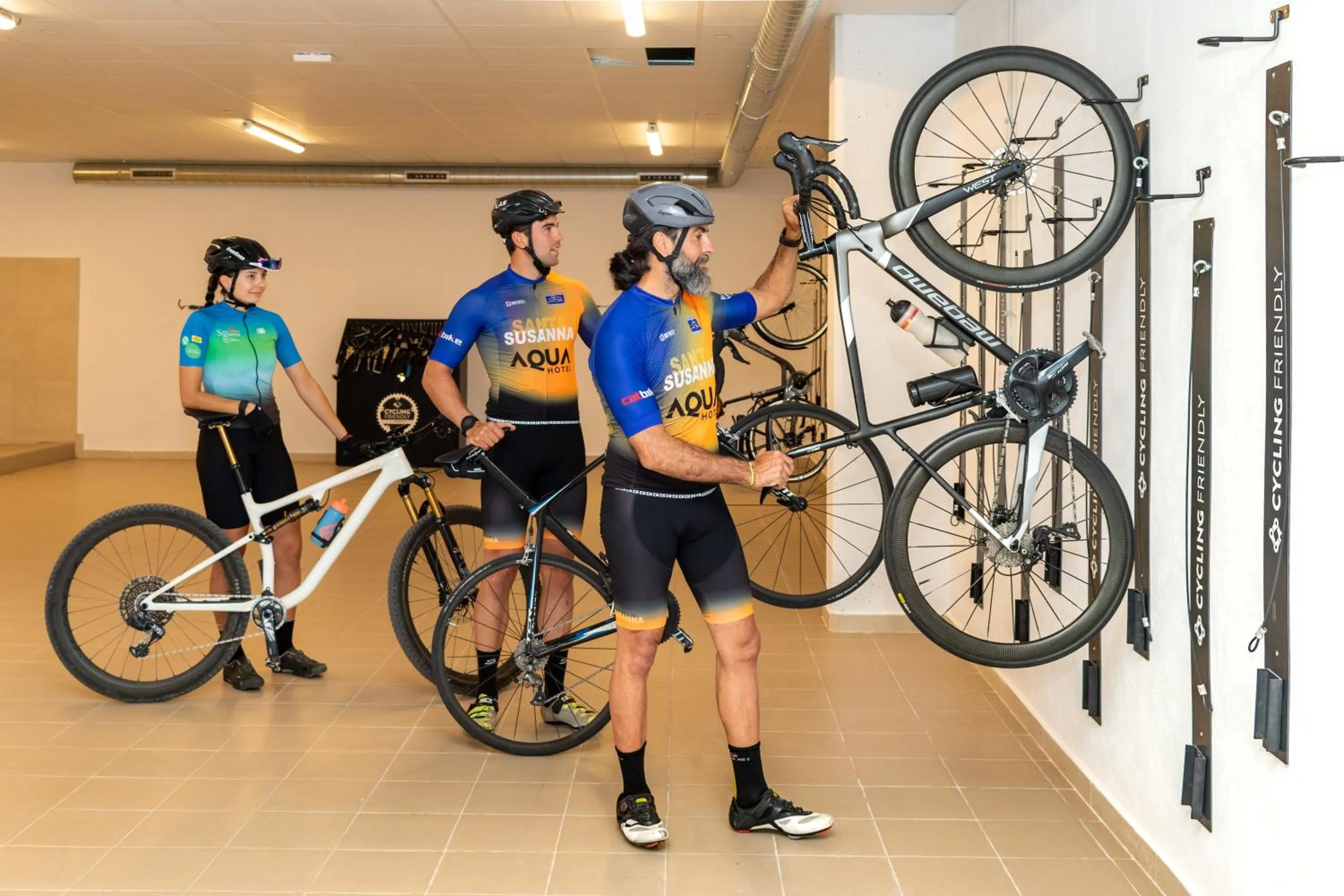 Cycling in Atzavara Hotel & Spa