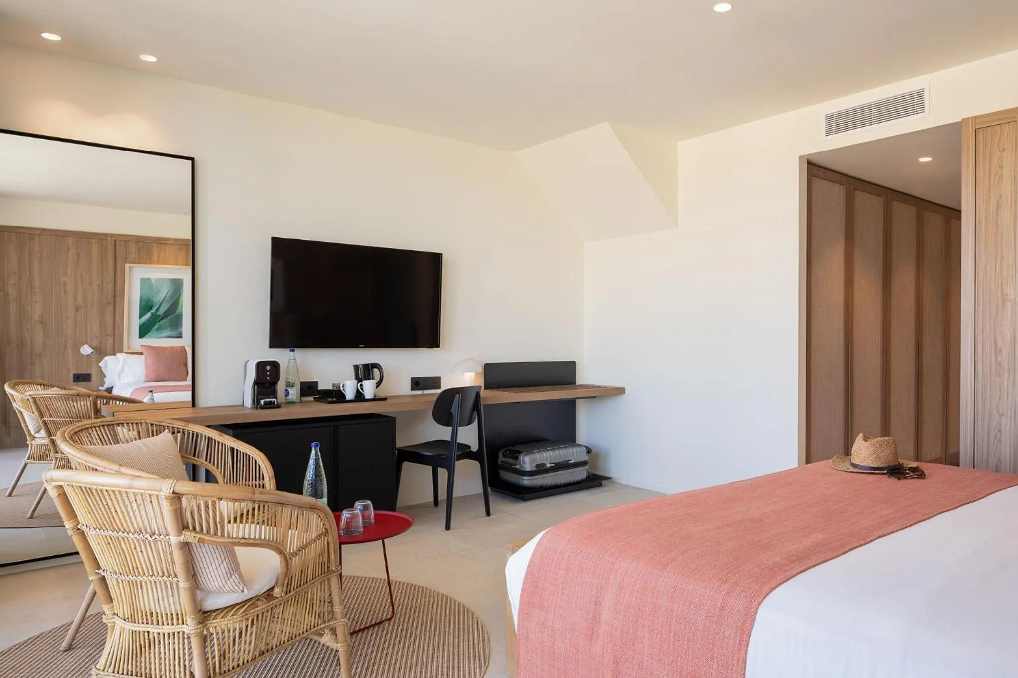 Photo of the whole room, Bed in Atzavara Hotel & Spa