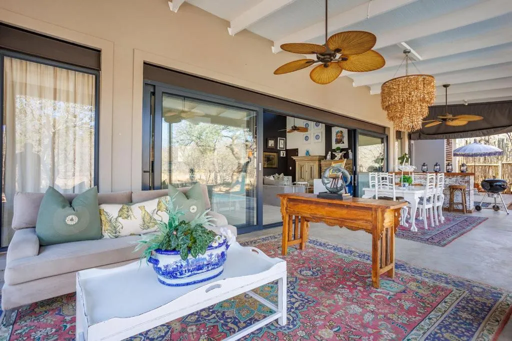 Safari Moon Luxury Bush Lodge