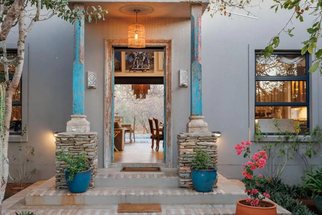 Safari Moon Luxury Bush Lodge