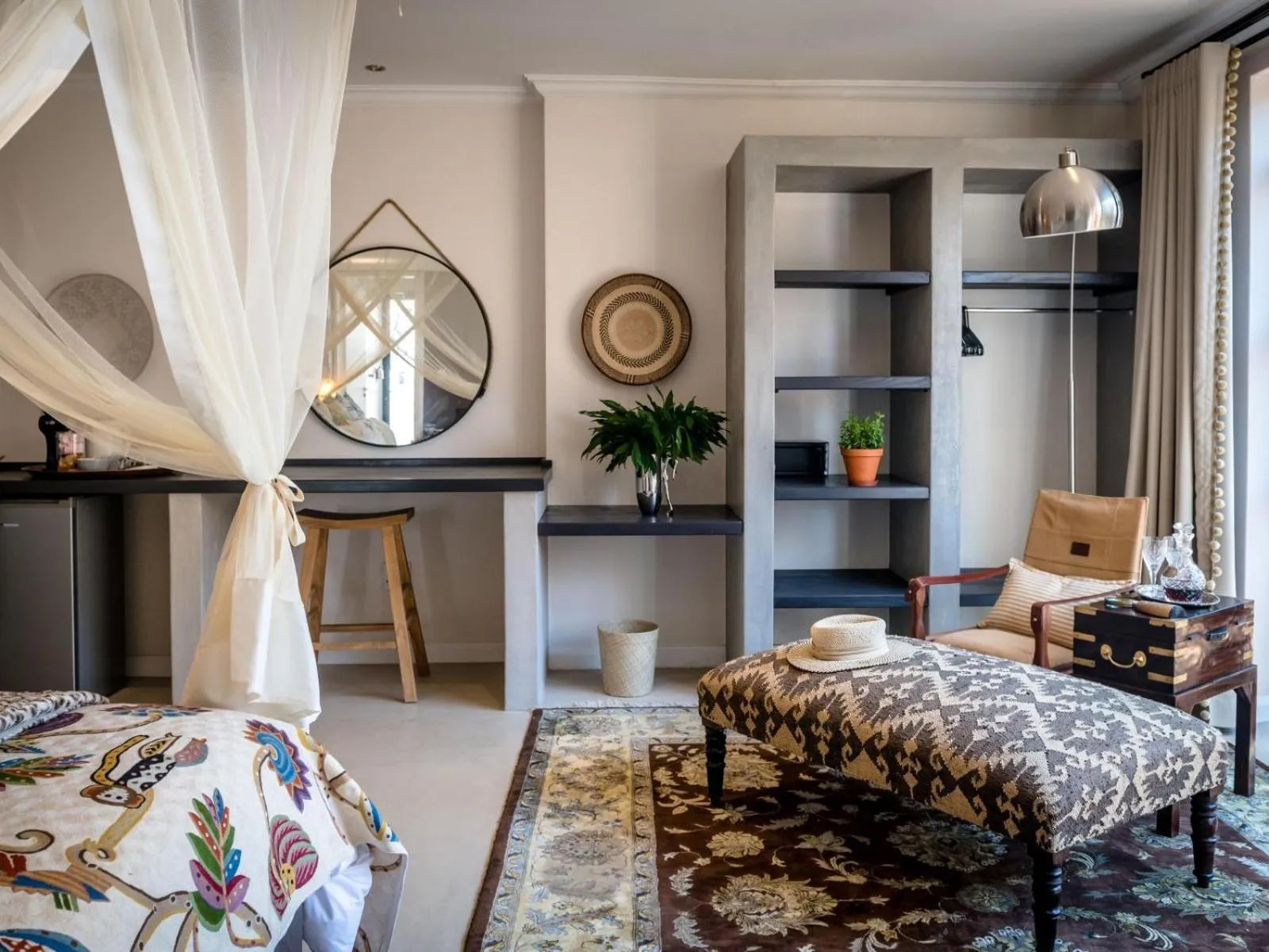 Seating area, Bed in Safari Moon Luxury Bush Lodge