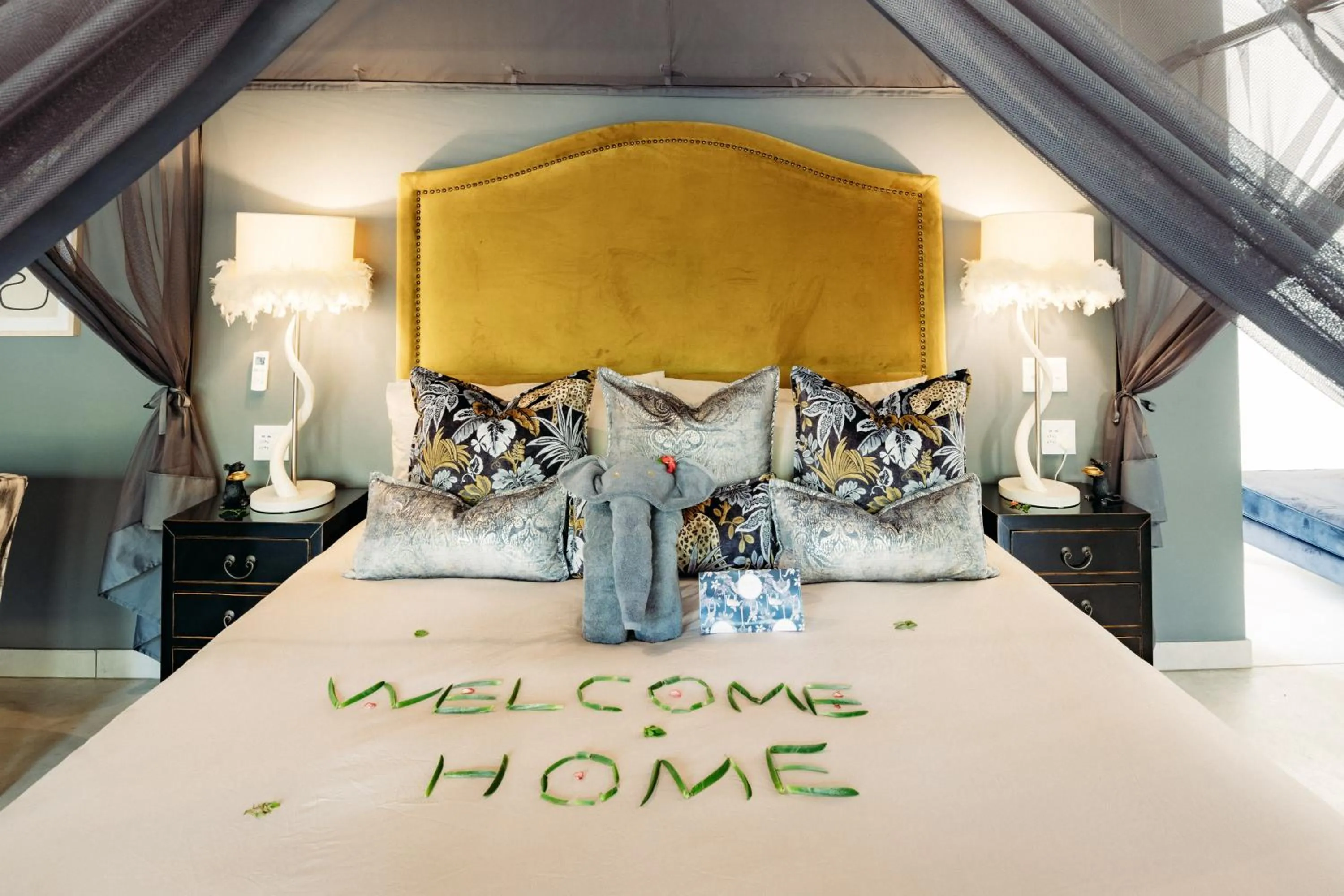 Bed in Safari Moon Luxury Bush Lodge