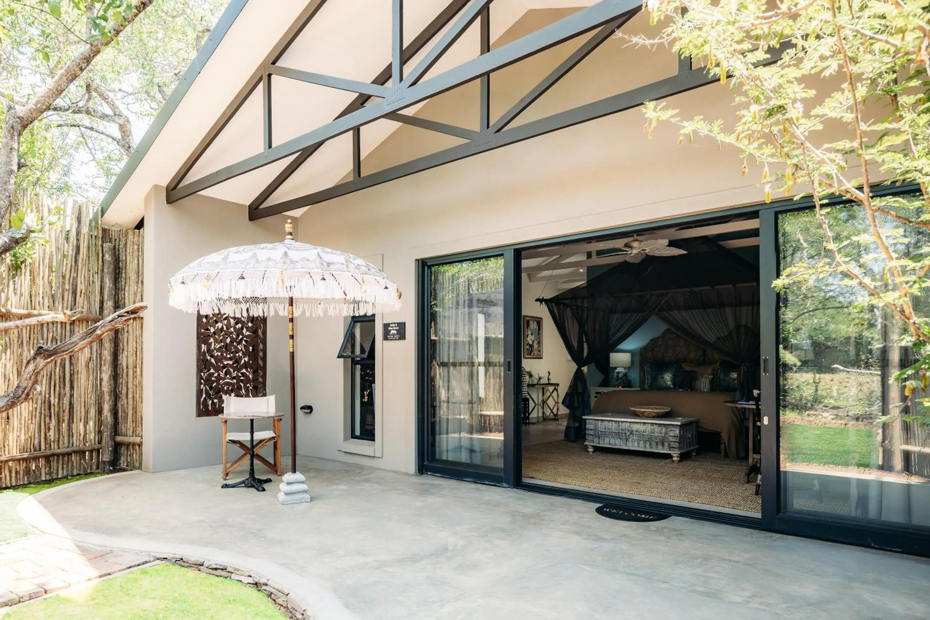 Safari Moon Luxury Bush Lodge