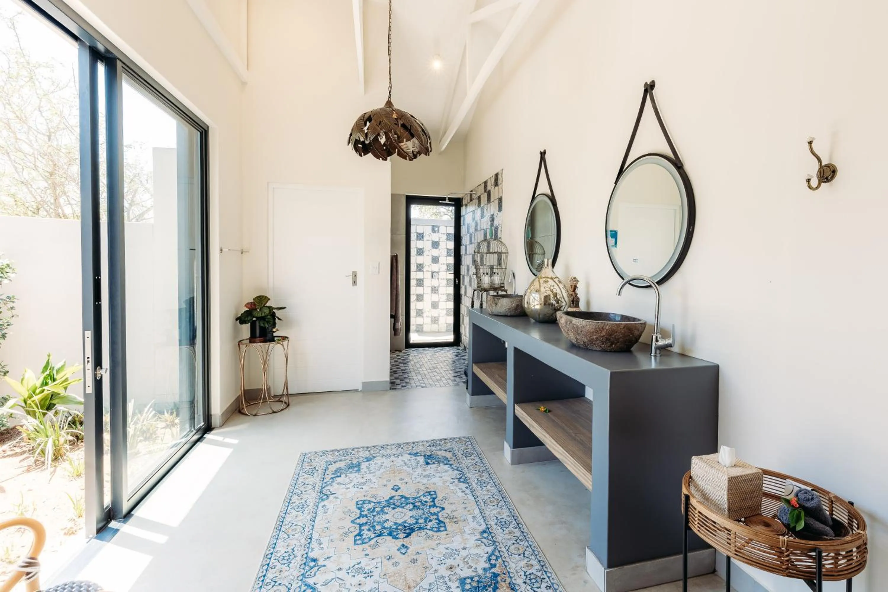 Safari Moon Luxury Bush Lodge