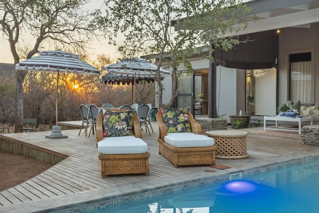 Safari Moon Luxury Bush Lodge