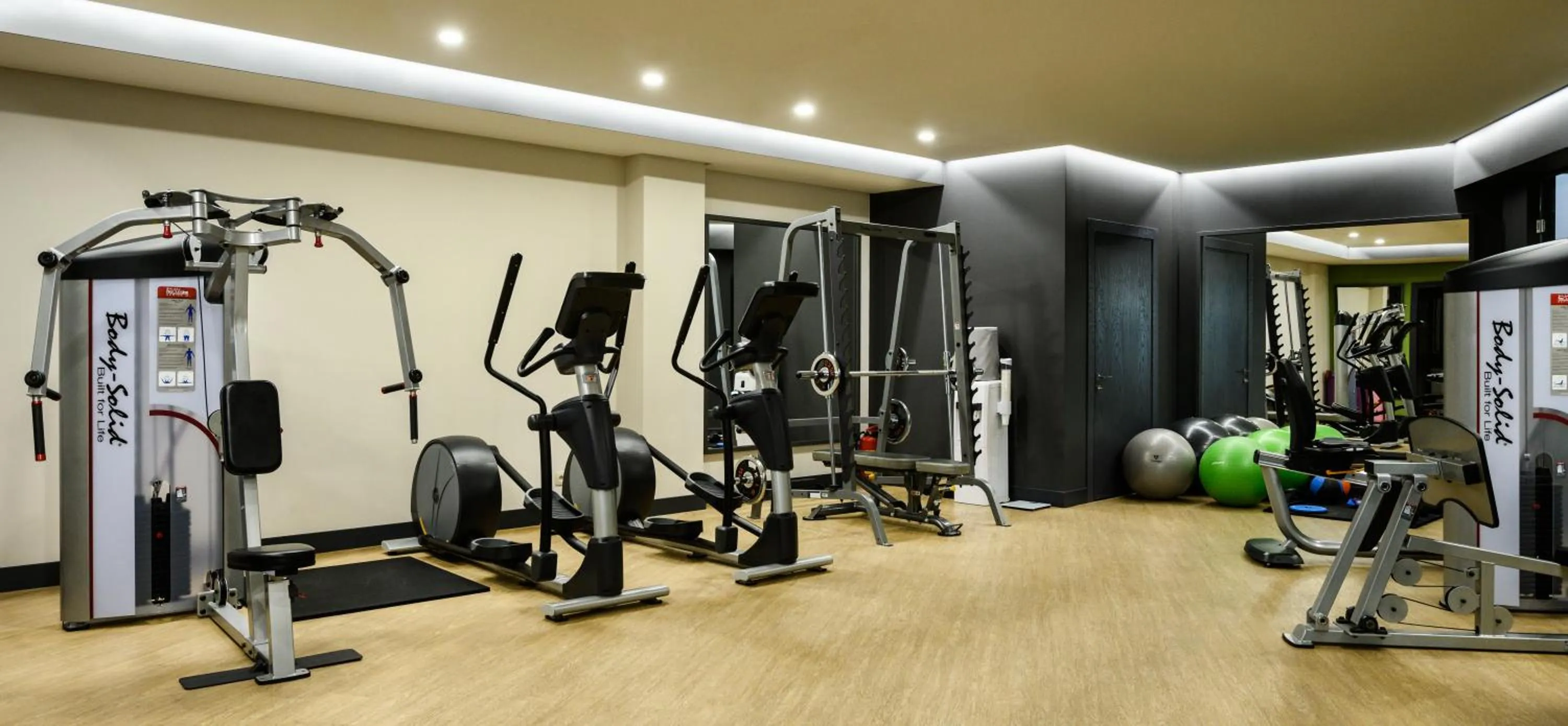 Fitness centre/facilities in Hilltop North Avenue by Stellar Hotels, Yerevan