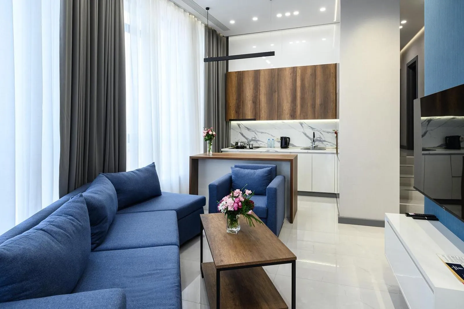 TV and multimedia in Hilltop North Avenue by Stellar Hotels, Yerevan