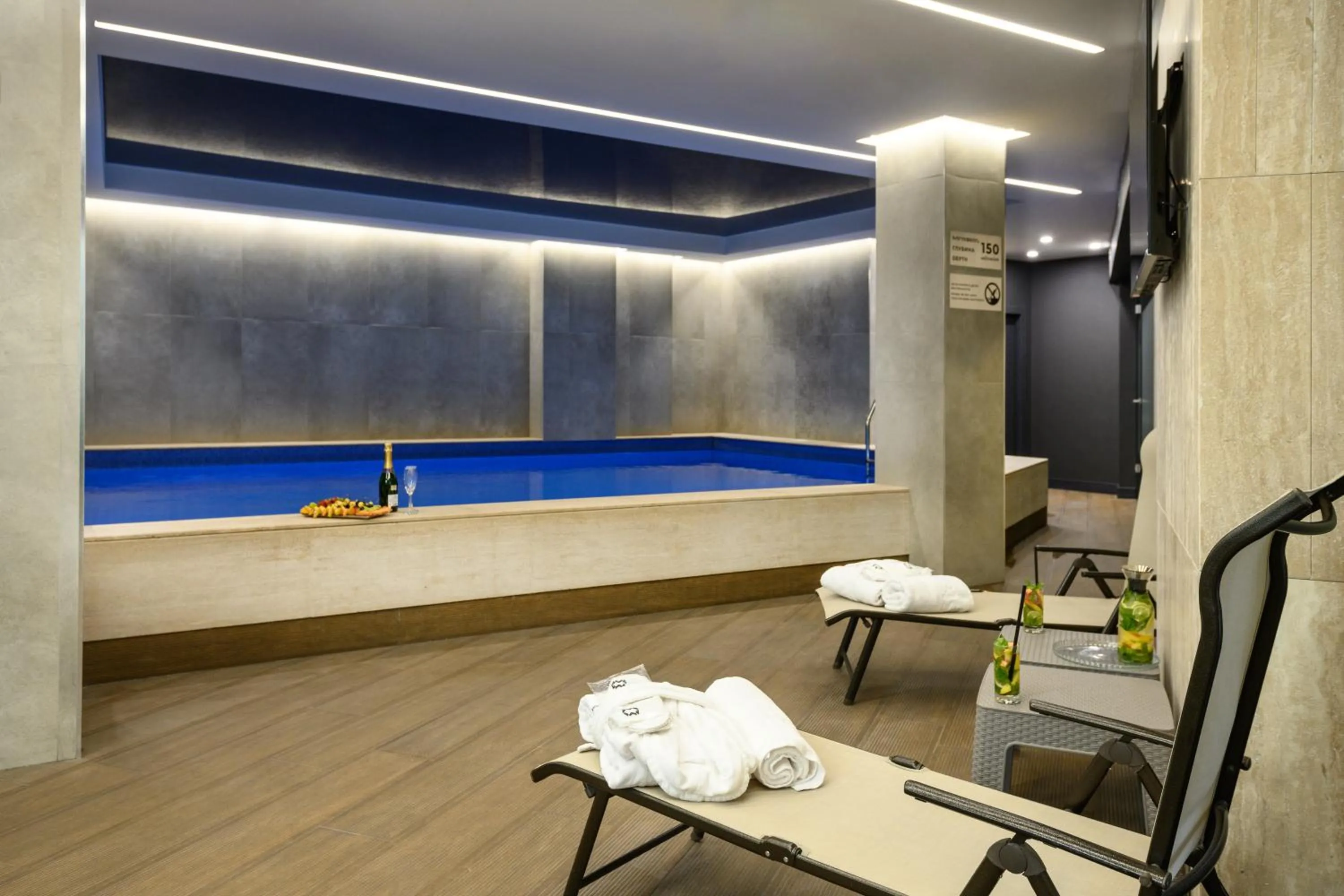 Swimming pool in Hilltop North Avenue by Stellar Hotels, Yerevan