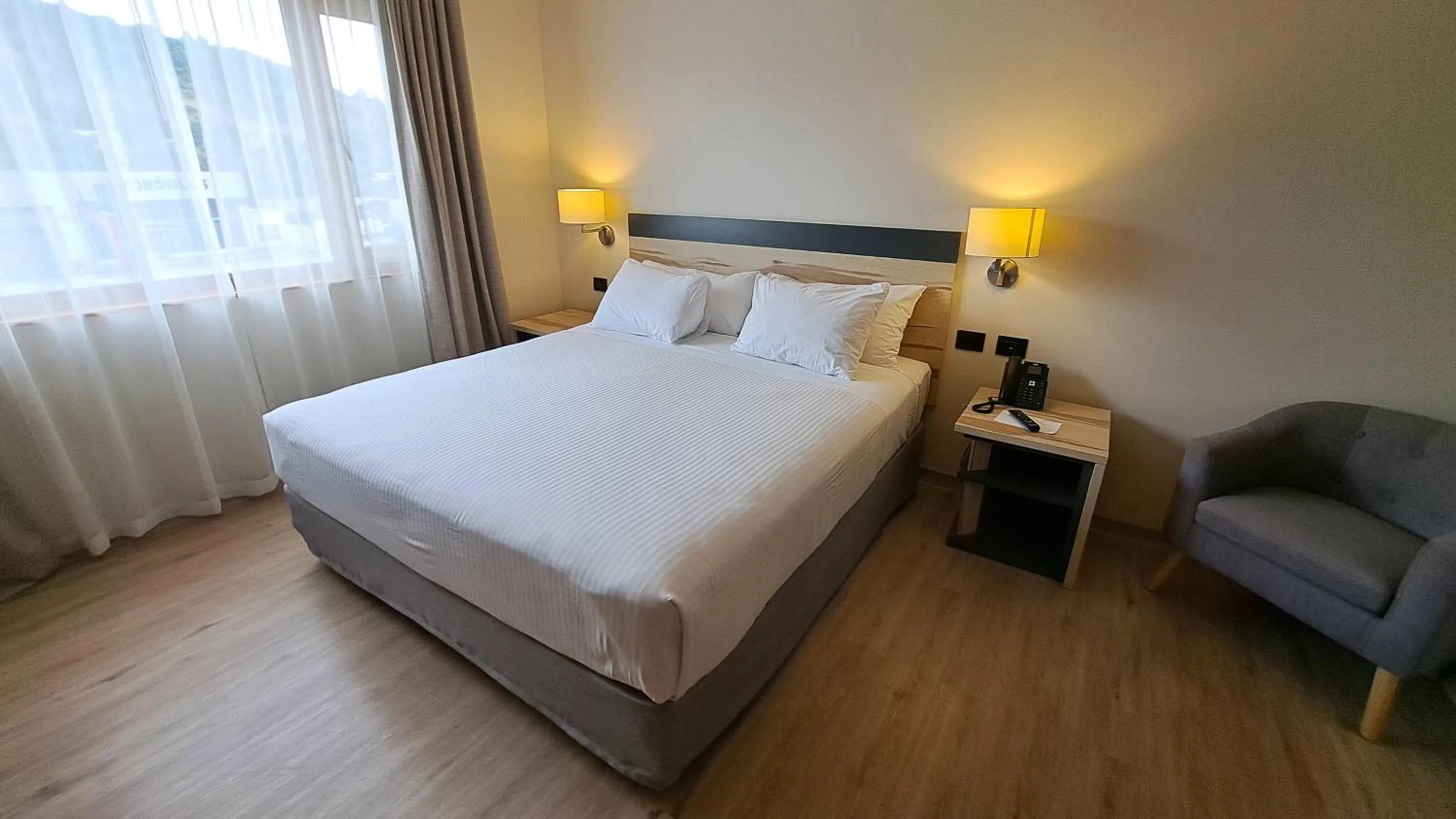 Bed in Hotel Diego de Almagro Castro