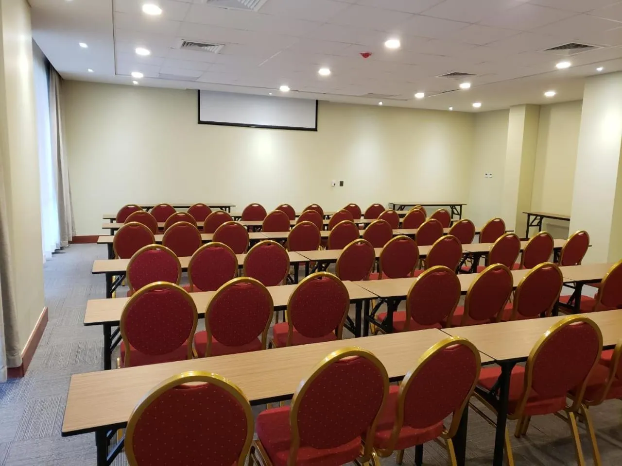 Meeting/conference room in Hotel Diego de Almagro Castro
